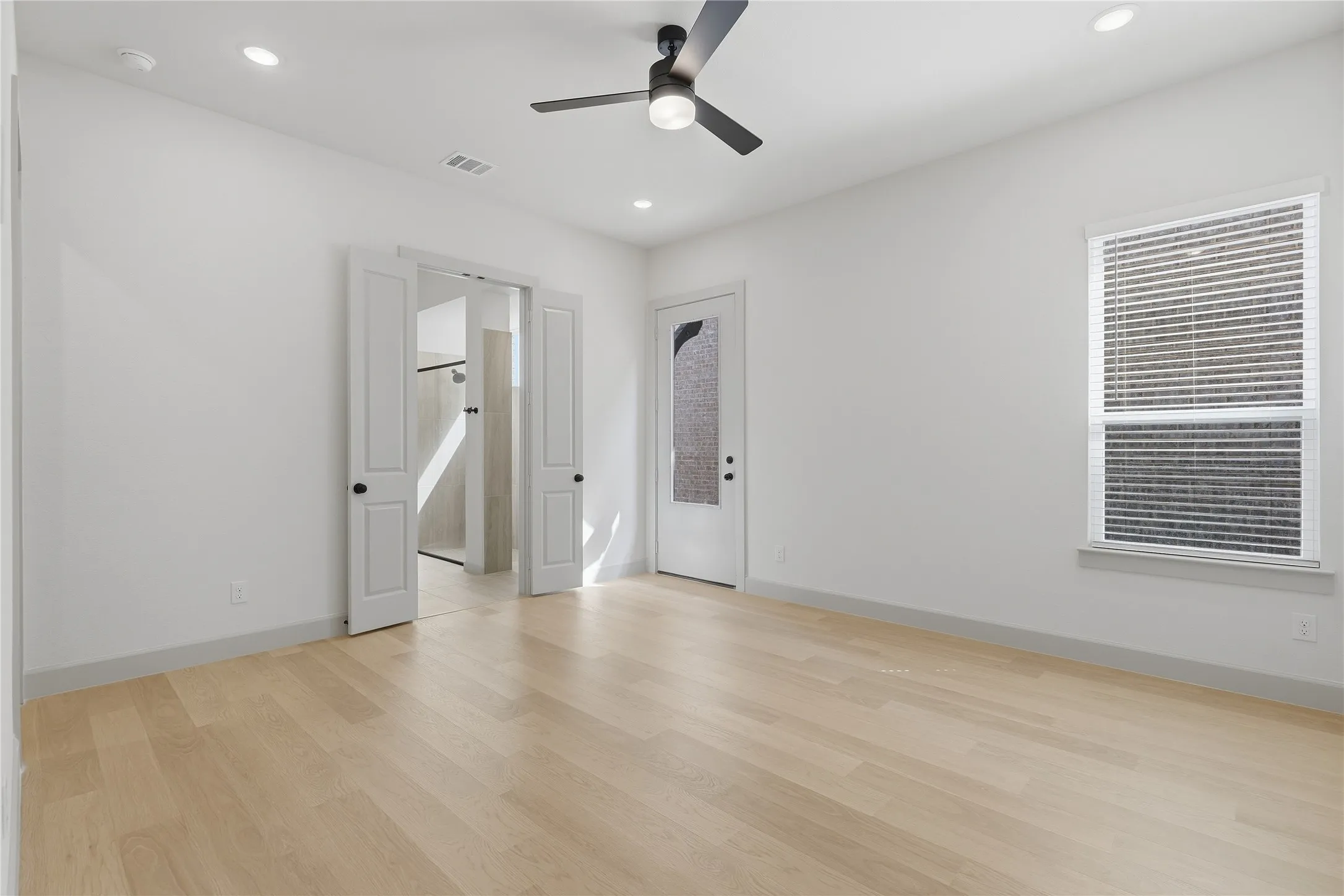 Single Family Residence For Rent in Collin County , 15795 Shaded Mews, Frisco, Texas 75033, 4 Bedroom, 4 Bathroom, 2 Garage spaces, 3,027 Sqft, built in 2026, mls#21400658, Real Estate Agent in Frisco, Homes For Rent in Collin county, Homes For Rent in Frisco, Realtor in Frisco Texas, Real Estate Brokerage Independent Realty Texas, Luminita Cordes Realtor