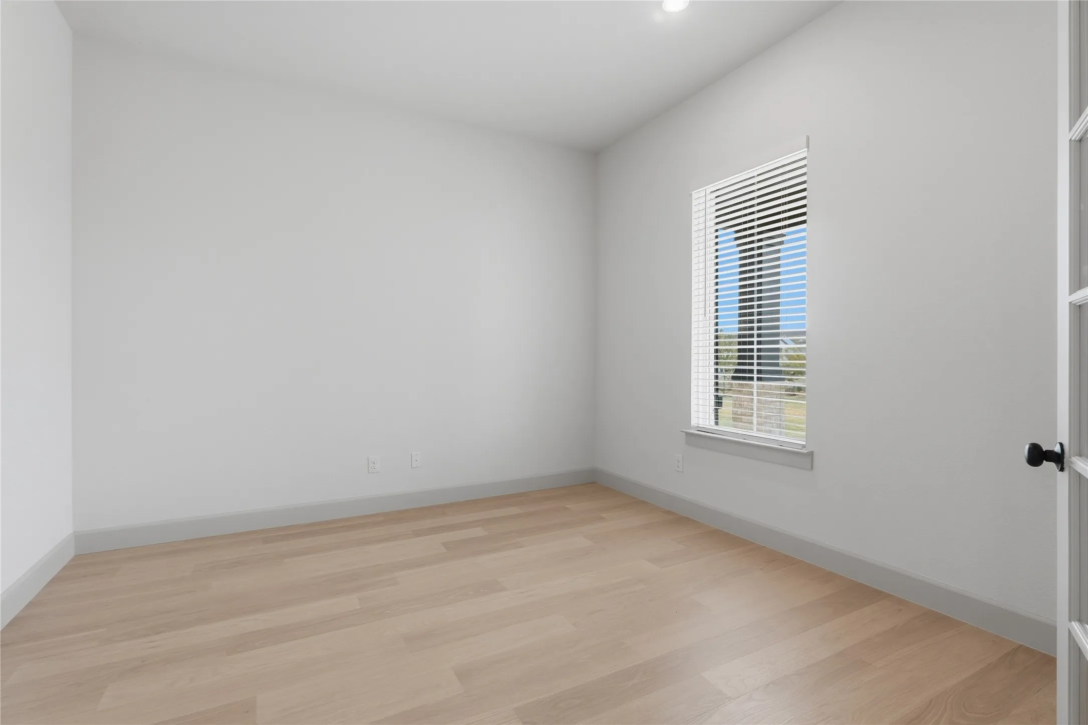 Single Family Residence For Rent in Collin County , 15795 Shaded Mews, Frisco, Texas 75033, 4 Bedroom, 4 Bathroom, 2 Garage spaces, 3,027 Sqft, built in 2026, mls#21400658, Real Estate Agent in Frisco, Homes For Rent in Collin county, Homes For Rent in Frisco, Realtor in Frisco Texas, Real Estate Brokerage Independent Realty Texas, Luminita Cordes Realtor