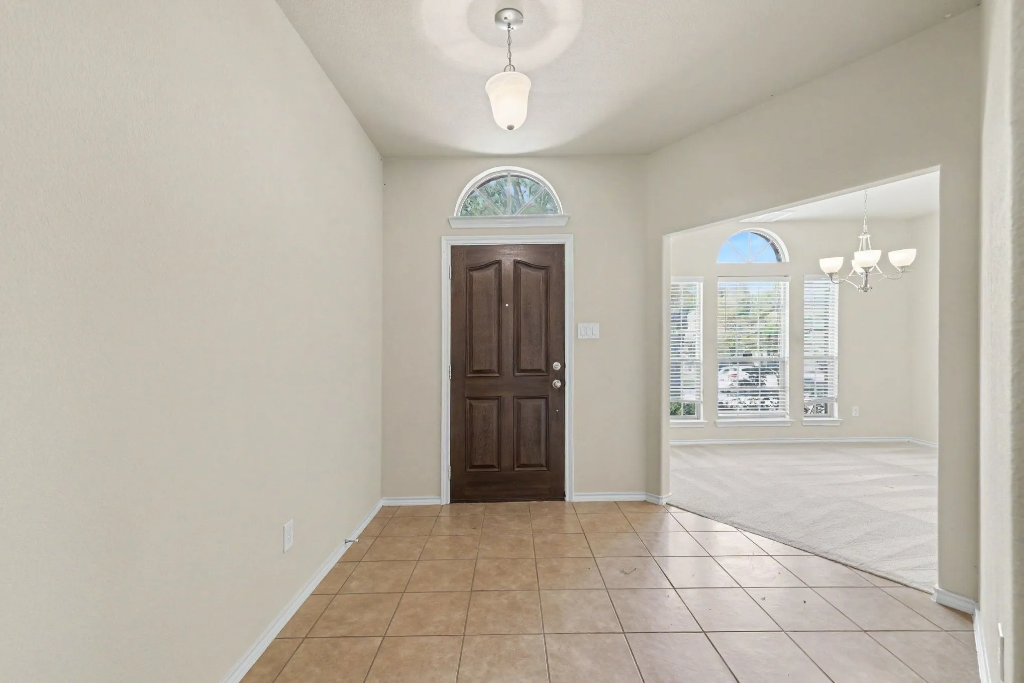 Single Family Residence For Sale in Dallas County , 8738 Misty Bluff Court, Dallas, Texas 75249, 3 Bedroom, 2 Bathroom, 2 Garage spaces, 1,878 Sqft, built in 2010, mls#21402215, Real Estate Agent in Dallas, Homes For Sale in Dallas county, Homes For Sale in Dallas, Realtor in Dallas Texas, Real Estate Brokerage Independent Realty Texas, Luminita Cordes Realtor