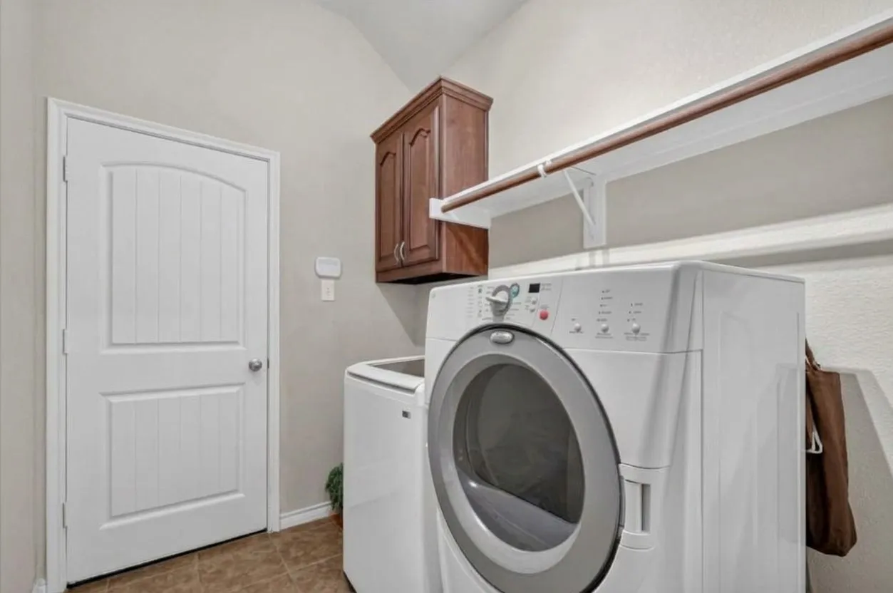 Single Family Residence For Sale in Collin County , 1824 Harlequin Place, Allen, Texas 75002, 3 Bedroom, 2 Bathroom, 2 Garage spaces, 1,900 Sqft, built in 2011, mls#21402067, Real Estate Agent in Allen, Homes For Sale in Collin county, Homes For Sale in Allen, Realtor in Allen Texas, Real Estate Brokerage Independent Realty Texas, Luminita Cordes Realtor