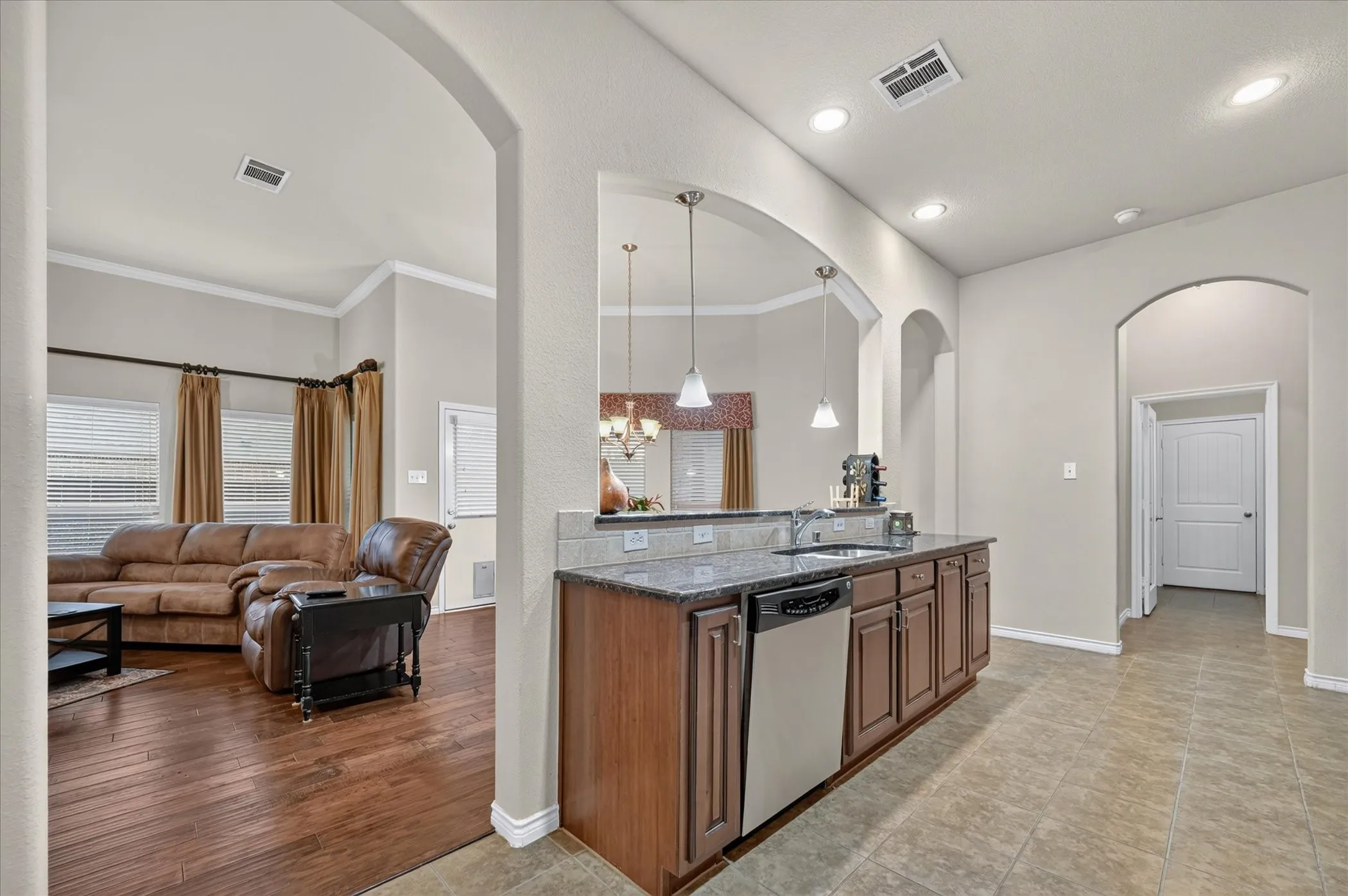 Single Family Residence For Sale in Collin County , 1824 Harlequin Place, Allen, Texas 75002, 3 Bedroom, 2 Bathroom, 2 Garage spaces, 1,900 Sqft, built in 2011, mls#21402067, Real Estate Agent in Allen, Homes For Sale in Collin county, Homes For Sale in Allen, Realtor in Allen Texas, Real Estate Brokerage Independent Realty Texas, Luminita Cordes Realtor