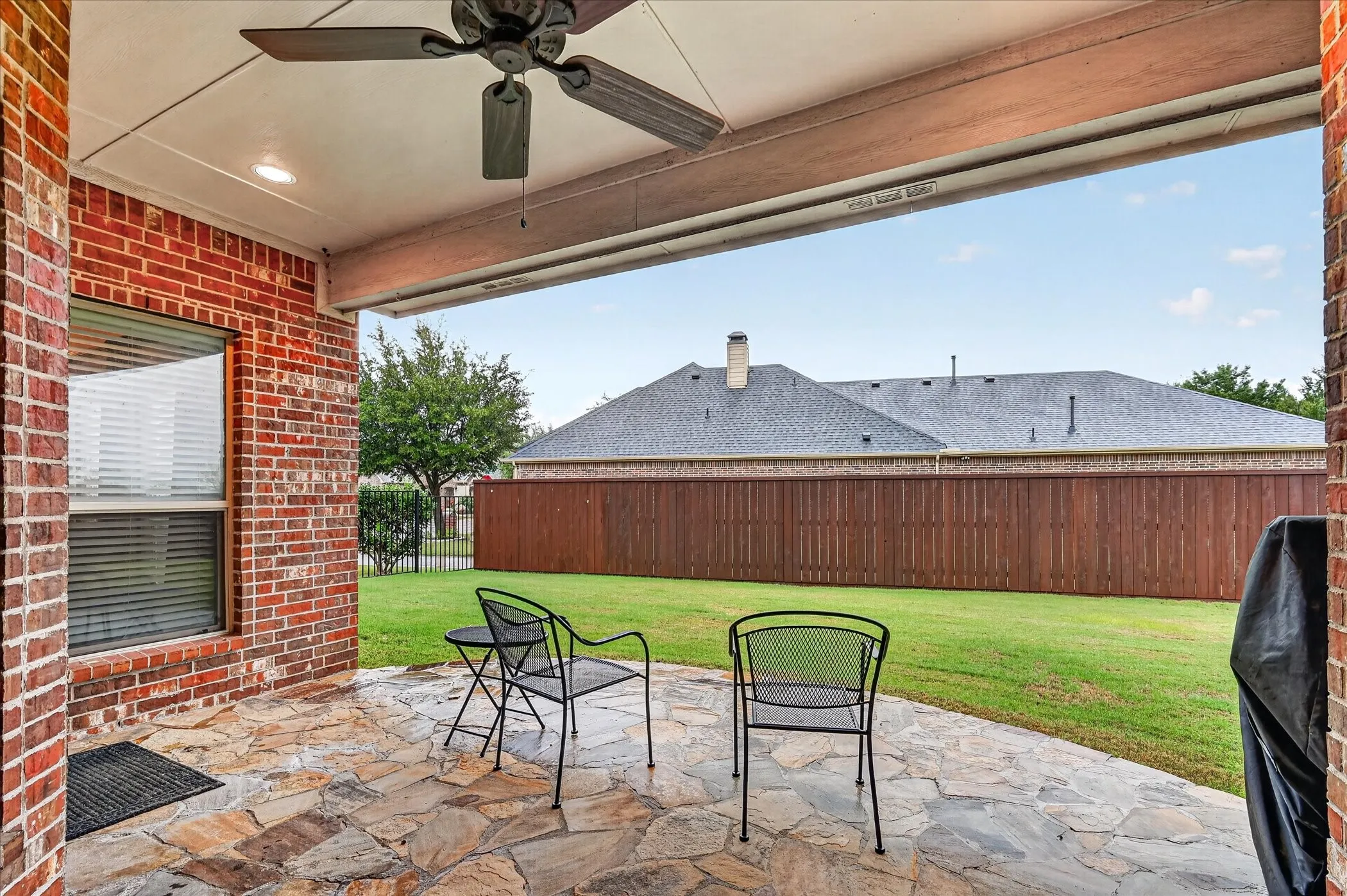 Single Family Residence For Sale in Collin County , 1824 Harlequin Place, Allen, Texas 75002, 3 Bedroom, 2 Bathroom, 2 Garage spaces, 1,900 Sqft, built in 2011, mls#21402067, Real Estate Agent in Allen, Homes For Sale in Collin county, Homes For Sale in Allen, Realtor in Allen Texas, Real Estate Brokerage Independent Realty Texas, Luminita Cordes Realtor