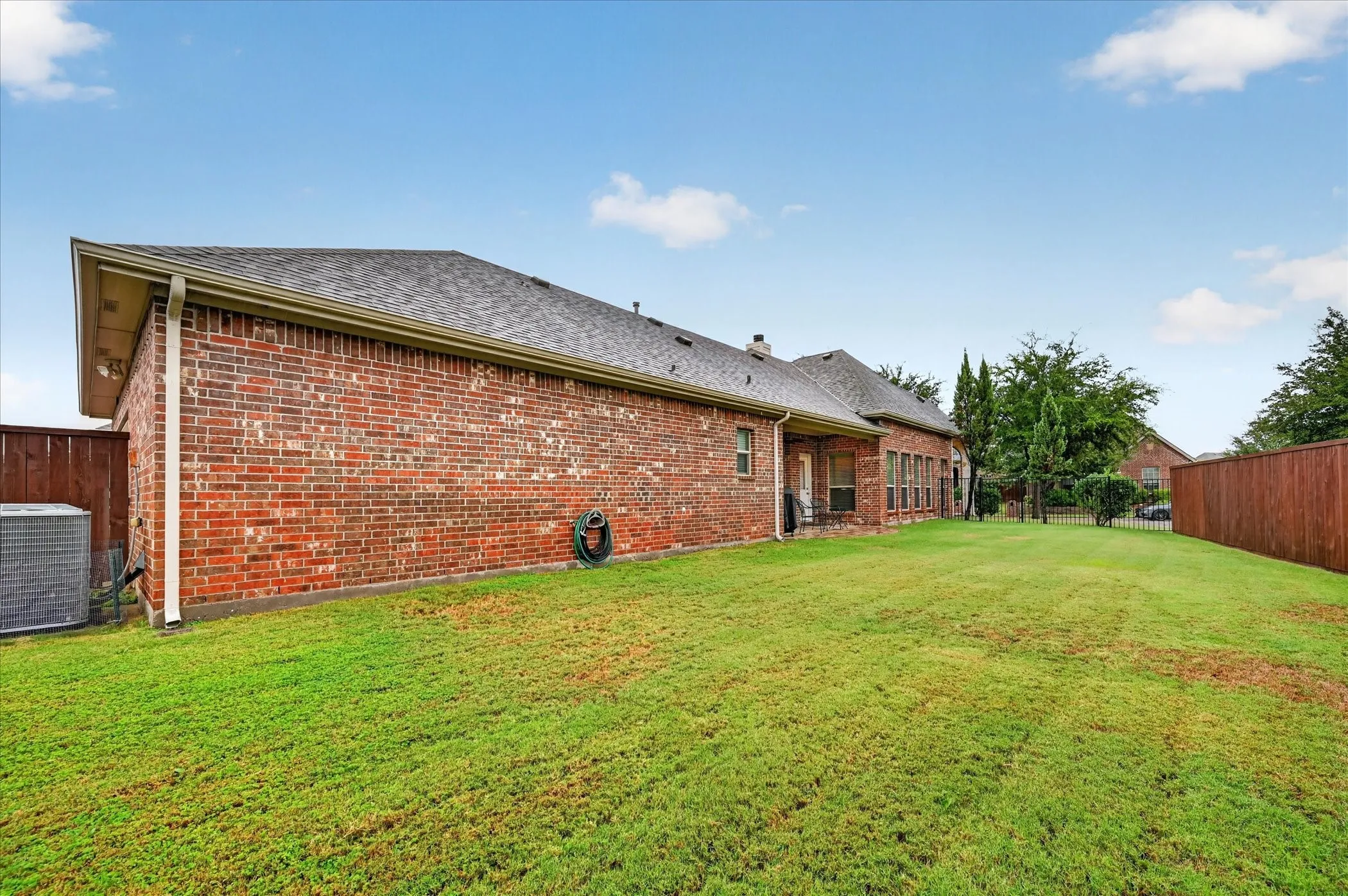 Single Family Residence For Sale in Collin County , 1824 Harlequin Place, Allen, Texas 75002, 3 Bedroom, 2 Bathroom, 2 Garage spaces, 1,900 Sqft, built in 2011, mls#21402067, Real Estate Agent in Allen, Homes For Sale in Collin county, Homes For Sale in Allen, Realtor in Allen Texas, Real Estate Brokerage Independent Realty Texas, Luminita Cordes Realtor