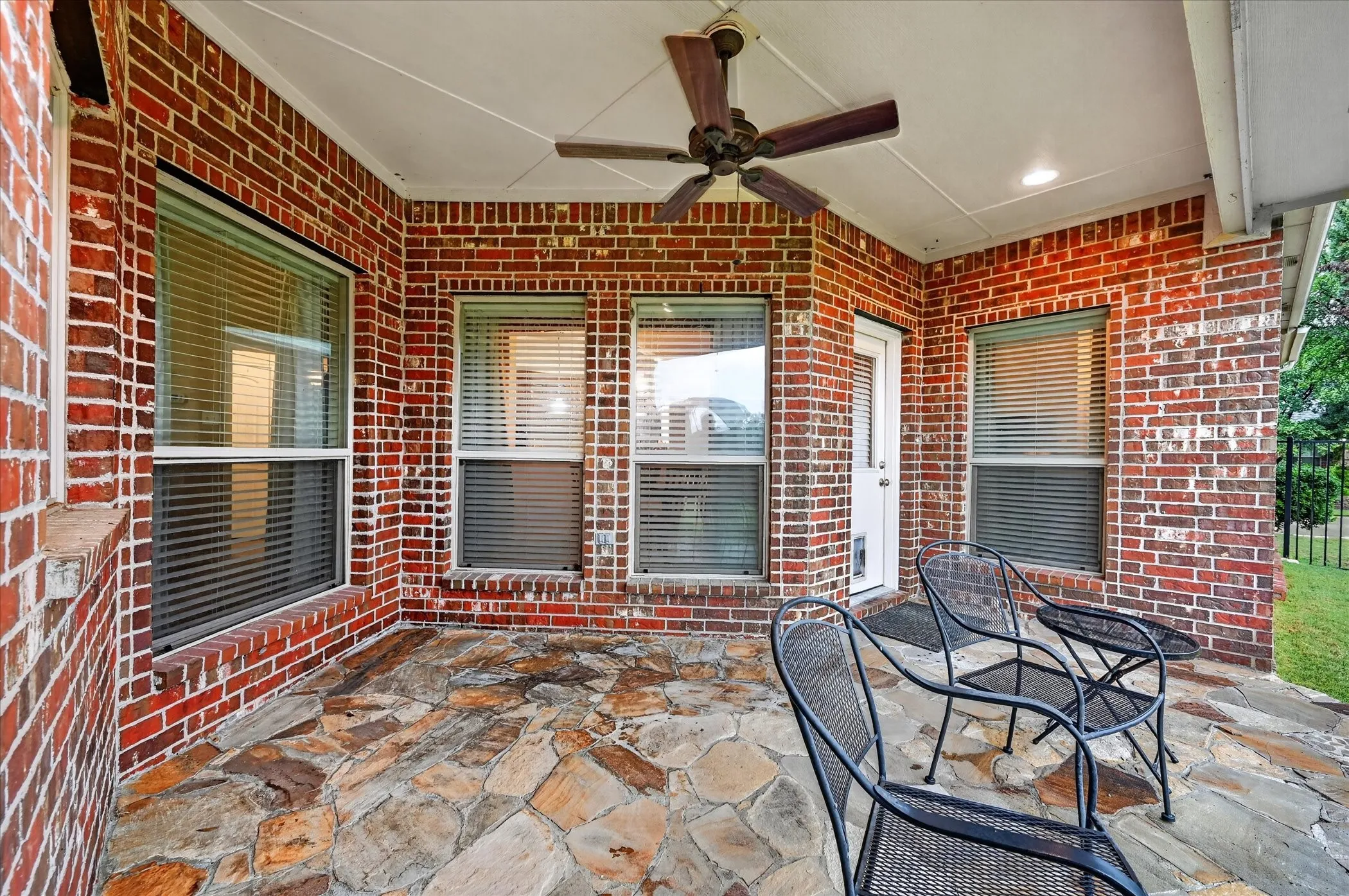 Single Family Residence For Sale in Collin County , 1824 Harlequin Place, Allen, Texas 75002, 3 Bedroom, 2 Bathroom, 2 Garage spaces, 1,900 Sqft, built in 2011, mls#21402067, Real Estate Agent in Allen, Homes For Sale in Collin county, Homes For Sale in Allen, Realtor in Allen Texas, Real Estate Brokerage Independent Realty Texas, Luminita Cordes Realtor