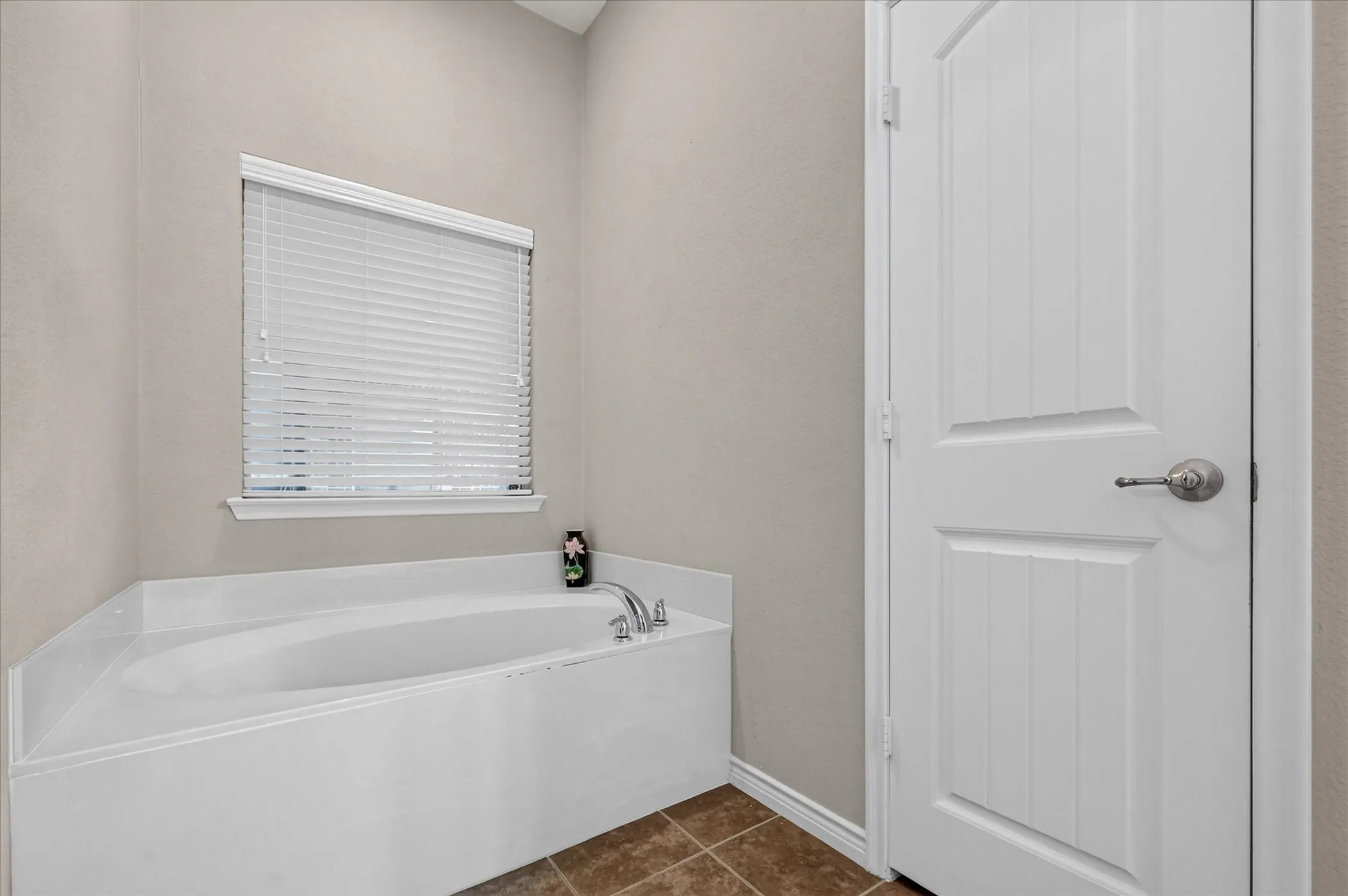 Single Family Residence For Sale in Collin County , 1824 Harlequin Place, Allen, Texas 75002, 3 Bedroom, 2 Bathroom, 2 Garage spaces, 1,900 Sqft, built in 2011, mls#21402067, Real Estate Agent in Allen, Homes For Sale in Collin county, Homes For Sale in Allen, Realtor in Allen Texas, Real Estate Brokerage Independent Realty Texas, Luminita Cordes Realtor