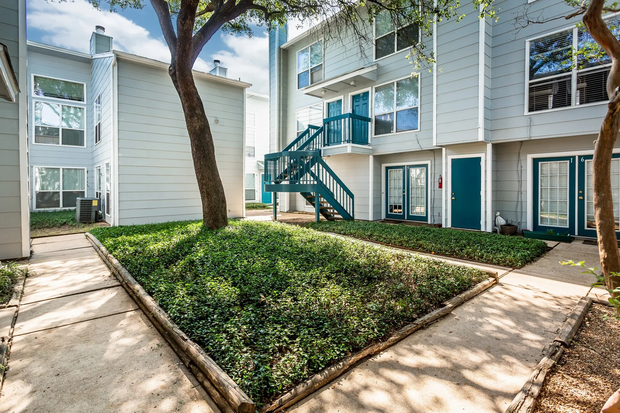 Condominium For Rent in Dallas County , 1901 N Fitzhugh Avenue 2, Dallas, Texas 75204, 1 Bedroom, 1 Bathroom, Garage spaces, 600 Sqft, built in 1984, mls#21400054, Real Estate Agent in Dallas, Homes For Rent in Dallas county, Homes For Rent in Dallas, Realtor in Dallas Texas, Real Estate Brokerage Independent Realty Texas, Luminita Cordes Realtor
