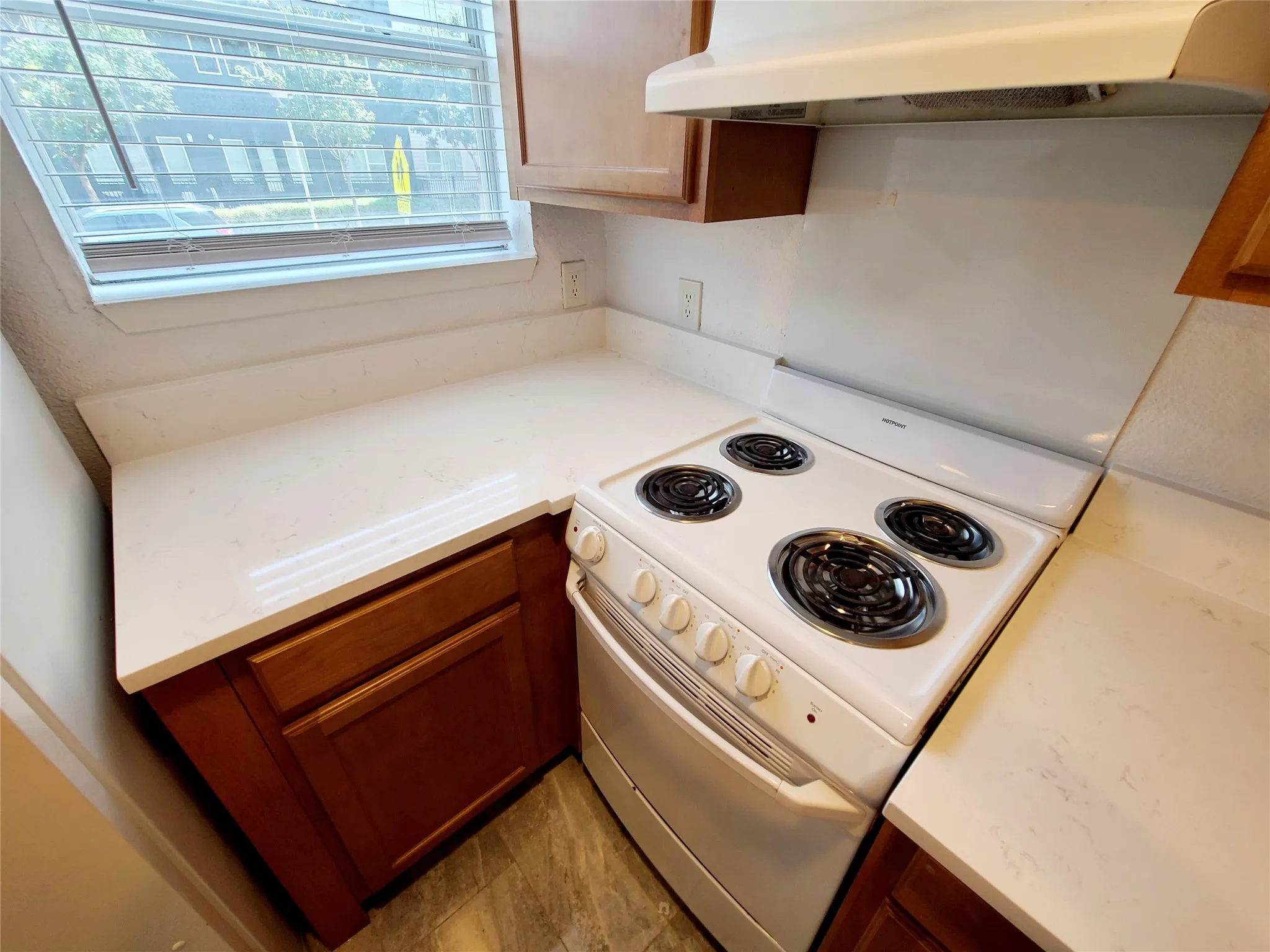 Condominium For Rent in Dallas County , 1901 N Fitzhugh Avenue 2, Dallas, Texas 75204, 1 Bedroom, 1 Bathroom, Garage spaces, 600 Sqft, built in 1984, mls#21400054, Real Estate Agent in Dallas, Homes For Rent in Dallas county, Homes For Rent in Dallas, Realtor in Dallas Texas, Real Estate Brokerage Independent Realty Texas, Luminita Cordes Realtor