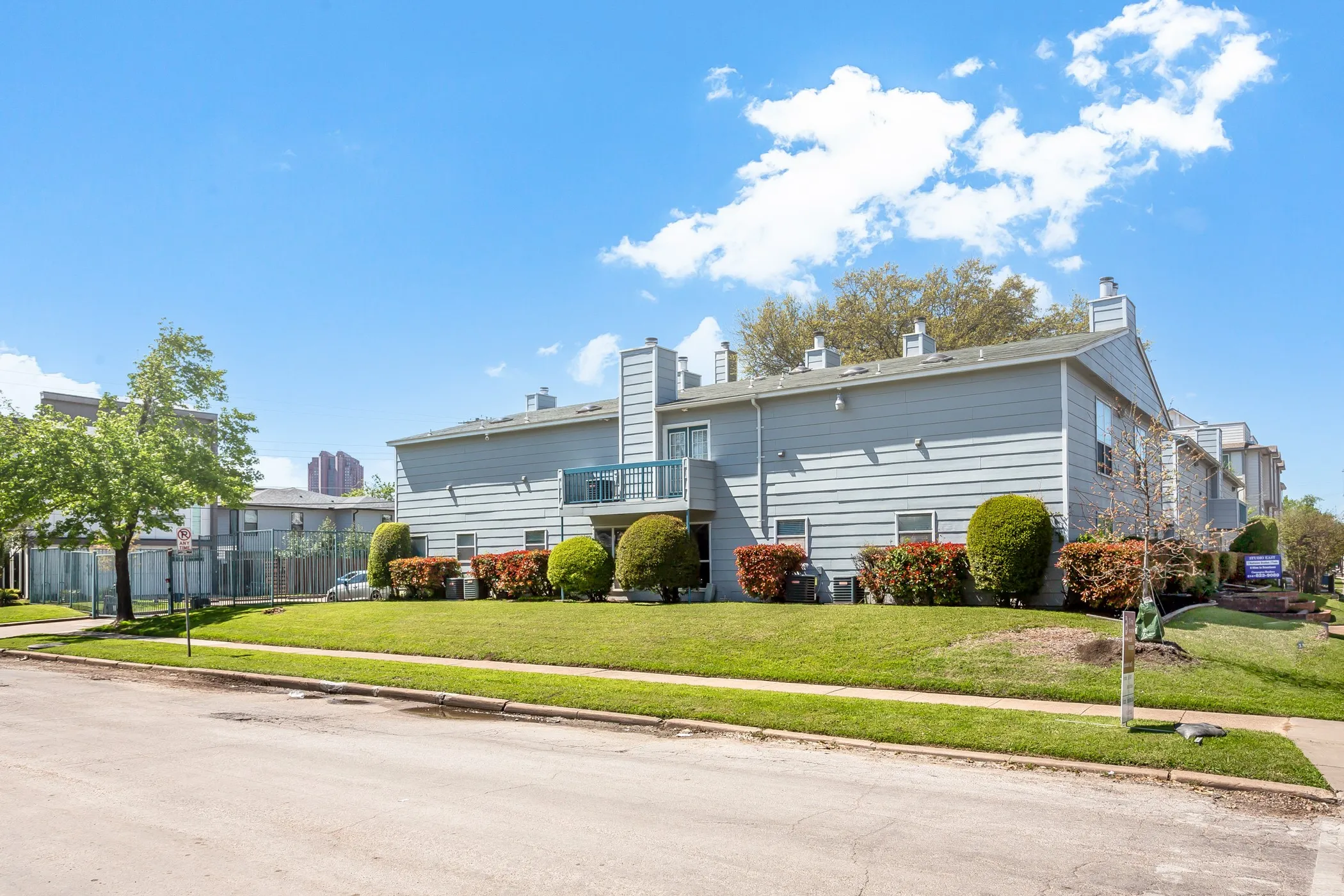 Condominium For Rent in Dallas County , 1901 N Fitzhugh Avenue 2, Dallas, Texas 75204, 1 Bedroom, 1 Bathroom, Garage spaces, 600 Sqft, built in 1984, mls#21400054, Real Estate Agent in Dallas, Homes For Rent in Dallas county, Homes For Rent in Dallas, Realtor in Dallas Texas, Real Estate Brokerage Independent Realty Texas, Luminita Cordes Realtor