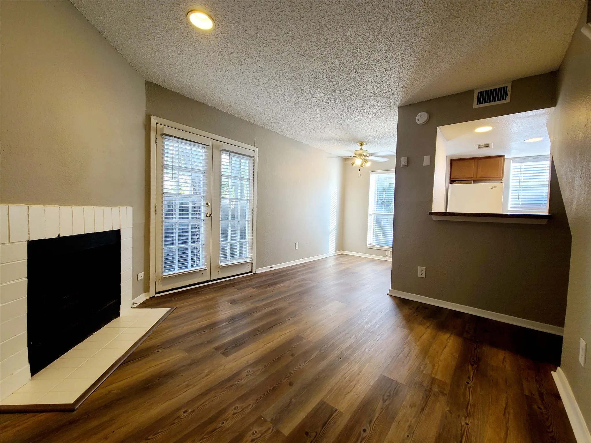 Condominium For Rent in Dallas County , 1901 N Fitzhugh Avenue 2, Dallas, Texas 75204, 1 Bedroom, 1 Bathroom, Garage spaces, 600 Sqft, built in 1984, mls#21400054, Real Estate Agent in Dallas, Homes For Rent in Dallas county, Homes For Rent in Dallas, Realtor in Dallas Texas, Real Estate Brokerage Independent Realty Texas, Luminita Cordes Realtor