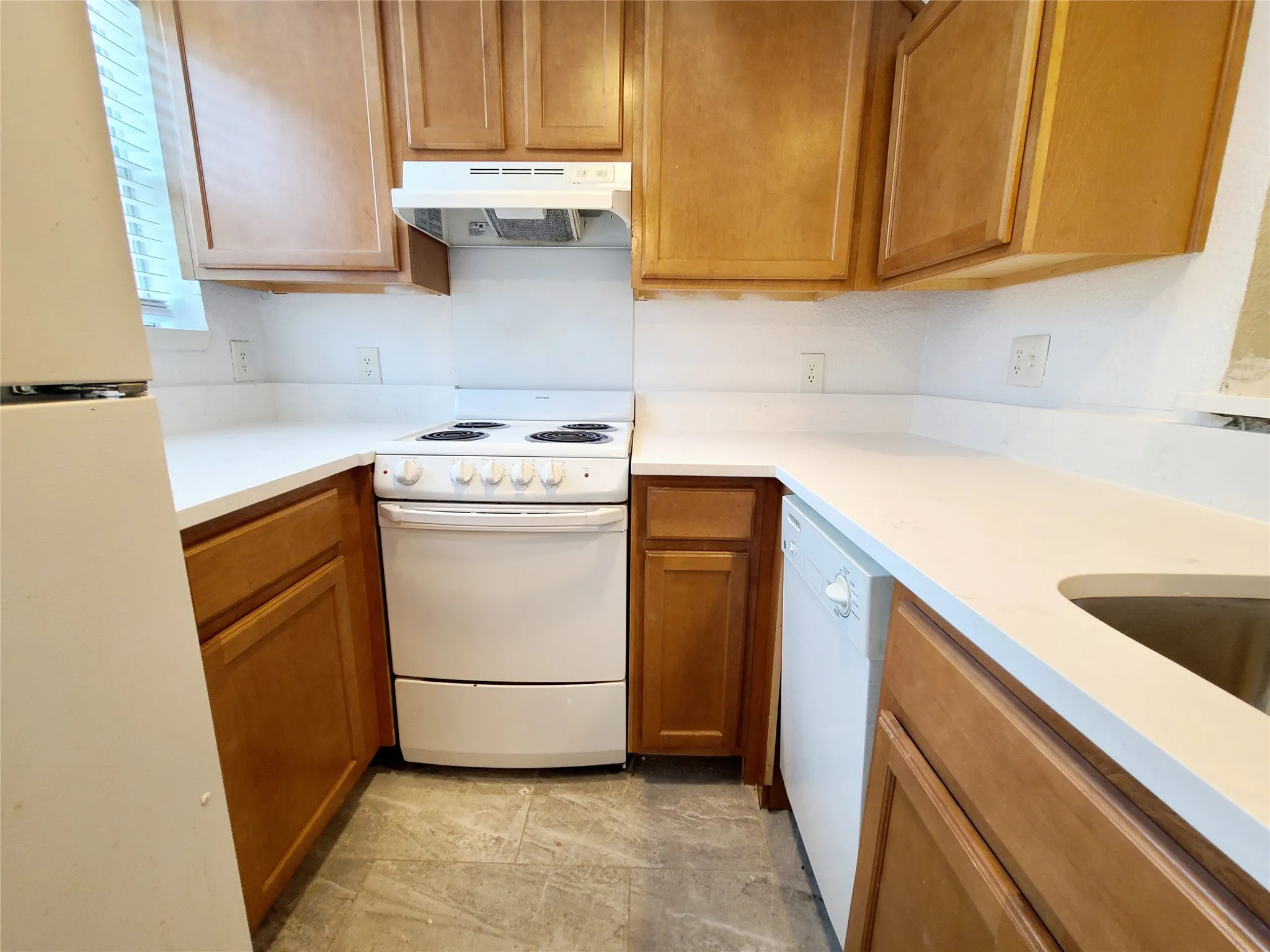 Condominium For Rent in Dallas County , 1901 N Fitzhugh Avenue 2, Dallas, Texas 75204, 1 Bedroom, 1 Bathroom, Garage spaces, 600 Sqft, built in 1984, mls#21400054, Real Estate Agent in Dallas, Homes For Rent in Dallas county, Homes For Rent in Dallas, Realtor in Dallas Texas, Real Estate Brokerage Independent Realty Texas, Luminita Cordes Realtor