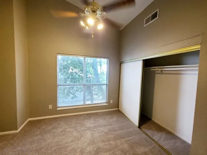 Condominium For Rent in Dallas County , 1901 N Fitzhugh Avenue 2, Dallas, Texas 75204, 1 Bedroom, 1 Bathroom, Garage spaces, 600 Sqft, built in 1984, mls#21400054, Real Estate Agent in Dallas, Homes For Rent in Dallas county, Homes For Rent in Dallas, Realtor in Dallas Texas, Real Estate Brokerage Independent Realty Texas, Luminita Cordes Realtor