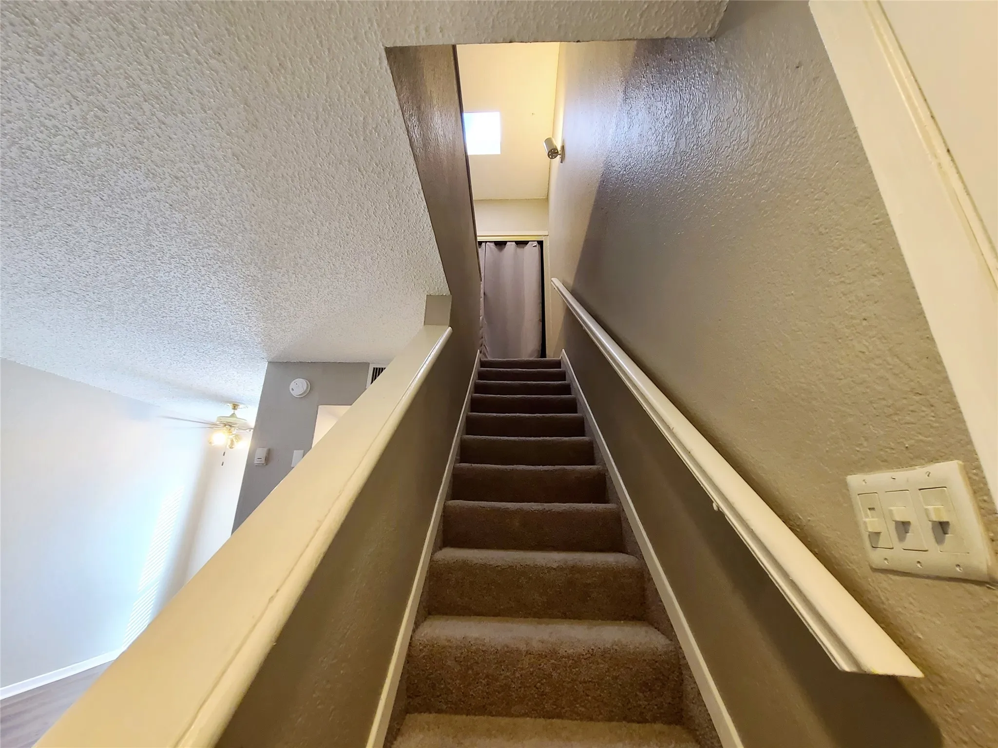 Condominium For Rent in Dallas County , 1901 N Fitzhugh Avenue 2, Dallas, Texas 75204, 1 Bedroom, 1 Bathroom, Garage spaces, 600 Sqft, built in 1984, mls#21400054, Real Estate Agent in Dallas, Homes For Rent in Dallas county, Homes For Rent in Dallas, Realtor in Dallas Texas, Real Estate Brokerage Independent Realty Texas, Luminita Cordes Realtor