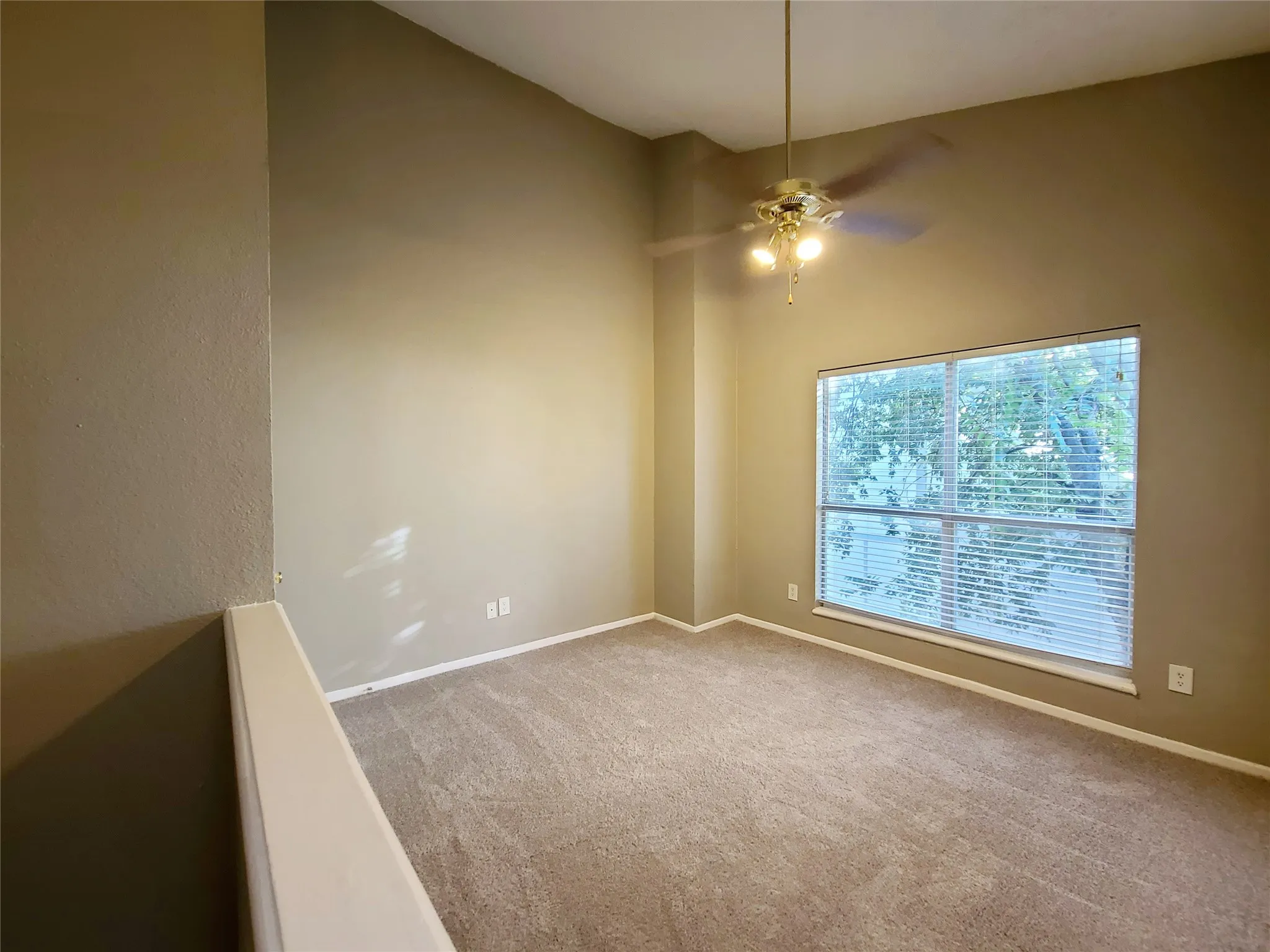 Condominium For Rent in Dallas County , 1901 N Fitzhugh Avenue 2, Dallas, Texas 75204, 1 Bedroom, 1 Bathroom, Garage spaces, 600 Sqft, built in 1984, mls#21400054, Real Estate Agent in Dallas, Homes For Rent in Dallas county, Homes For Rent in Dallas, Realtor in Dallas Texas, Real Estate Brokerage Independent Realty Texas, Luminita Cordes Realtor