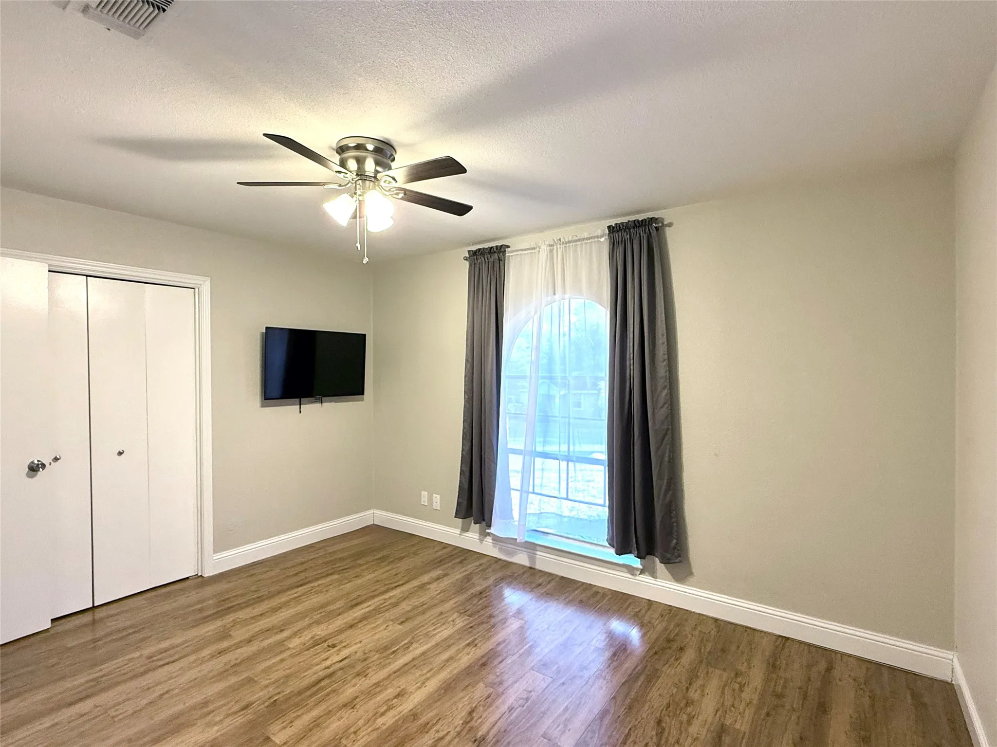 Single Family Residence For Rent in Tarrant County , 8216 Richard Street, White Settlement, Texas 76108, 3 Bedroom, 2 Bathroom, 2 Garage spaces, 1,126 Sqft, built in 1972, mls#21402309, Real Estate Agent in White Settlement, Homes For Rent in Tarrant county, Homes For Rent in White Settlement, Realtor in White Settlement Texas, Real Estate Brokerage Independent Realty Texas, Luminita Cordes Realtor