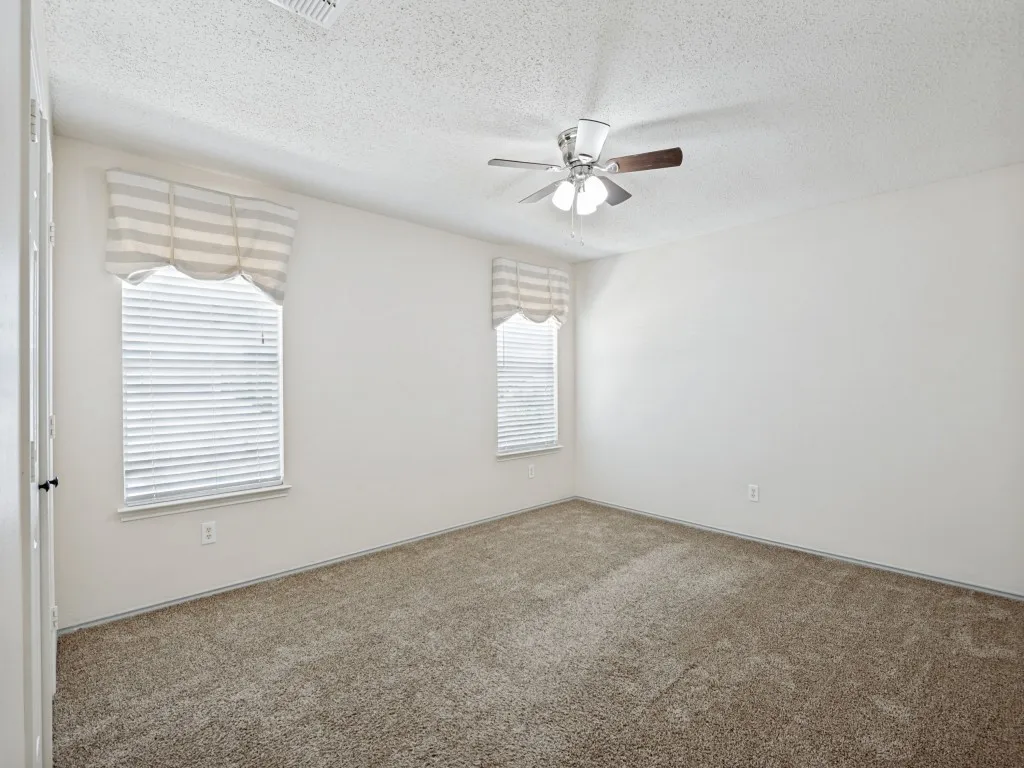 Single Family Residence For Sale in Collin County , 9610 Thorncliff Drive, Frisco, Texas 75035, 4 Bedroom, 3 Bathroom, 2 Garage spaces, 2,987 Sqft, built in 1998, mls#21402194, Real Estate Agent in Frisco, Homes For Sale in Collin county, Homes For Sale in Frisco, Realtor in Frisco Texas, Real Estate Brokerage Independent Realty Texas, Luminita Cordes Realtor