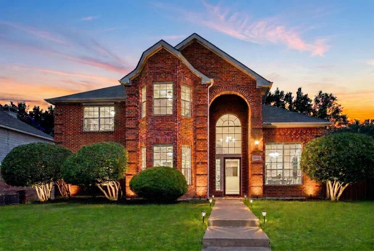 Single Family Residence For Sale in Collin County , 9610 Thorncliff Drive, Frisco, Texas 75035, 4 Bedroom, 3 Bathroom, 2 Garage spaces, 2,987 Sqft, built in 1998, mls#21402194, Real Estate Agent in Frisco, Homes For Sale in Collin county, Homes For Sale in Frisco, Realtor in Frisco Texas, Real Estate Brokerage Independent Realty Texas, Luminita Cordes Realtor