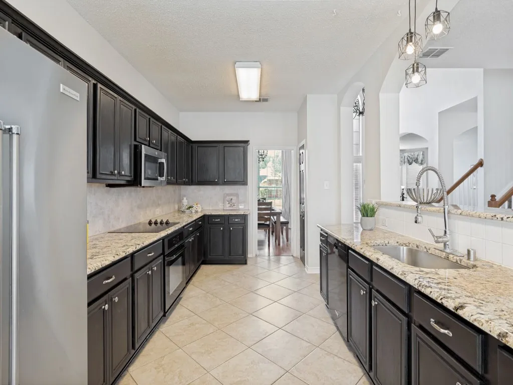 Single Family Residence For Sale in Collin County , 9610 Thorncliff Drive, Frisco, Texas 75035, 4 Bedroom, 3 Bathroom, 2 Garage spaces, 2,987 Sqft, built in 1998, mls#21402194, Real Estate Agent in Frisco, Homes For Sale in Collin county, Homes For Sale in Frisco, Realtor in Frisco Texas, Real Estate Brokerage Independent Realty Texas, Luminita Cordes Realtor