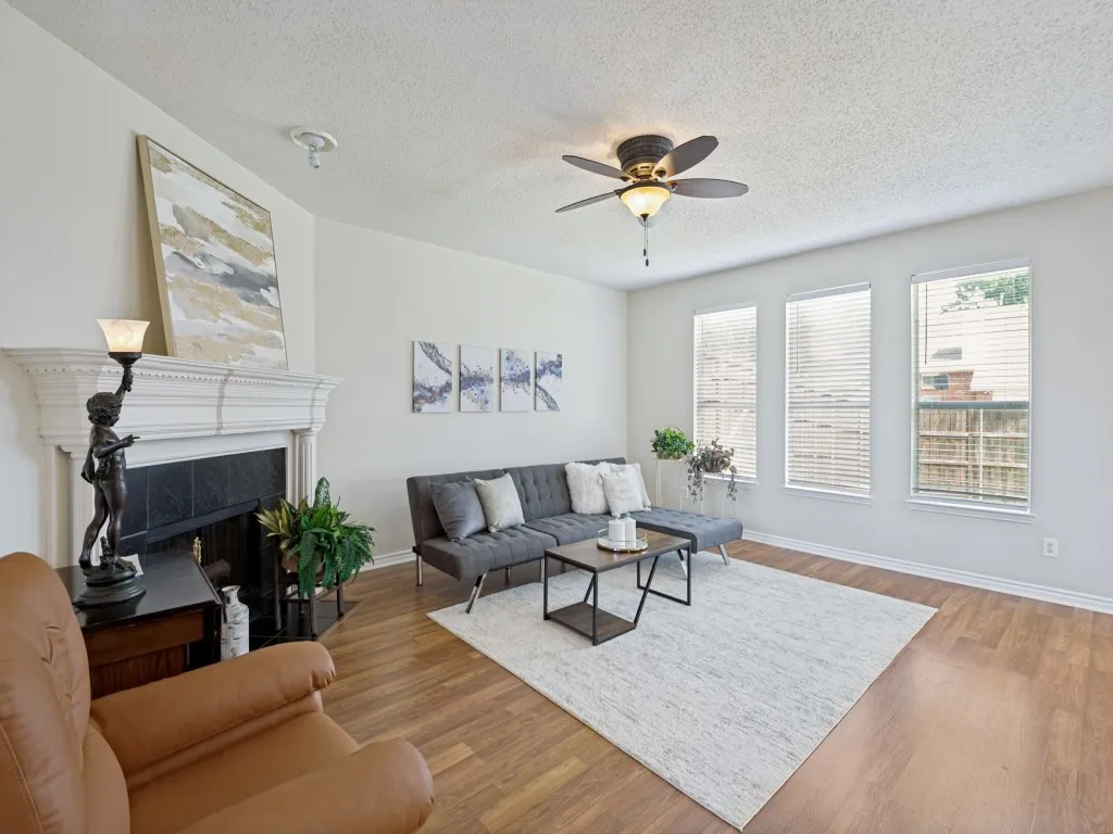 Single Family Residence For Sale in Collin County , 9610 Thorncliff Drive, Frisco, Texas 75035, 4 Bedroom, 3 Bathroom, 2 Garage spaces, 2,987 Sqft, built in 1998, mls#21402194, Real Estate Agent in Frisco, Homes For Sale in Collin county, Homes For Sale in Frisco, Realtor in Frisco Texas, Real Estate Brokerage Independent Realty Texas, Luminita Cordes Realtor