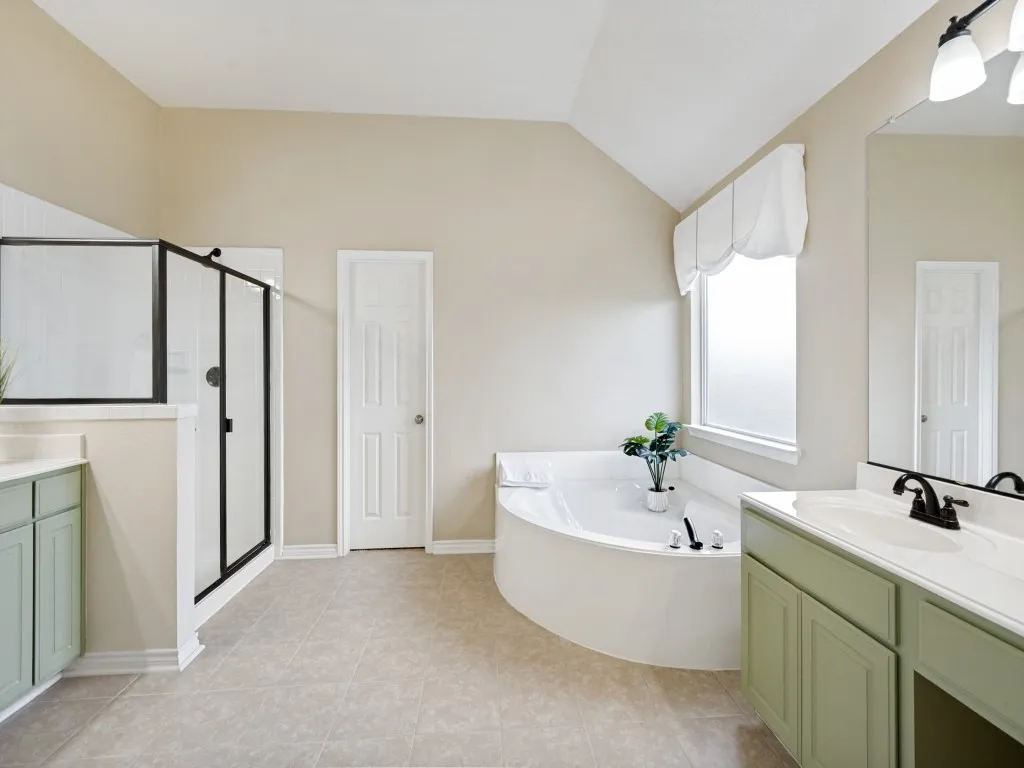 Single Family Residence For Sale in Collin County , 9610 Thorncliff Drive, Frisco, Texas 75035, 4 Bedroom, 3 Bathroom, 2 Garage spaces, 2,987 Sqft, built in 1998, mls#21402194, Real Estate Agent in Frisco, Homes For Sale in Collin county, Homes For Sale in Frisco, Realtor in Frisco Texas, Real Estate Brokerage Independent Realty Texas, Luminita Cordes Realtor