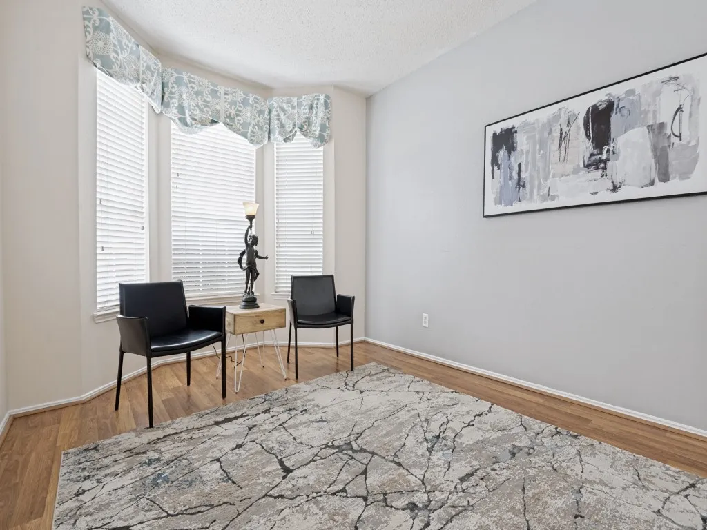 Single Family Residence For Sale in Collin County , 9610 Thorncliff Drive, Frisco, Texas 75035, 4 Bedroom, 3 Bathroom, 2 Garage spaces, 2,987 Sqft, built in 1998, mls#21402194, Real Estate Agent in Frisco, Homes For Sale in Collin county, Homes For Sale in Frisco, Realtor in Frisco Texas, Real Estate Brokerage Independent Realty Texas, Luminita Cordes Realtor