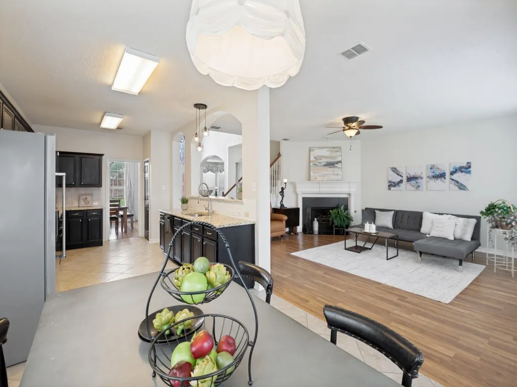 Single Family Residence For Sale in Collin County , 9610 Thorncliff Drive, Frisco, Texas 75035, 4 Bedroom, 3 Bathroom, 2 Garage spaces, 2,987 Sqft, built in 1998, mls#21402194, Real Estate Agent in Frisco, Homes For Sale in Collin county, Homes For Sale in Frisco, Realtor in Frisco Texas, Real Estate Brokerage Independent Realty Texas, Luminita Cordes Realtor