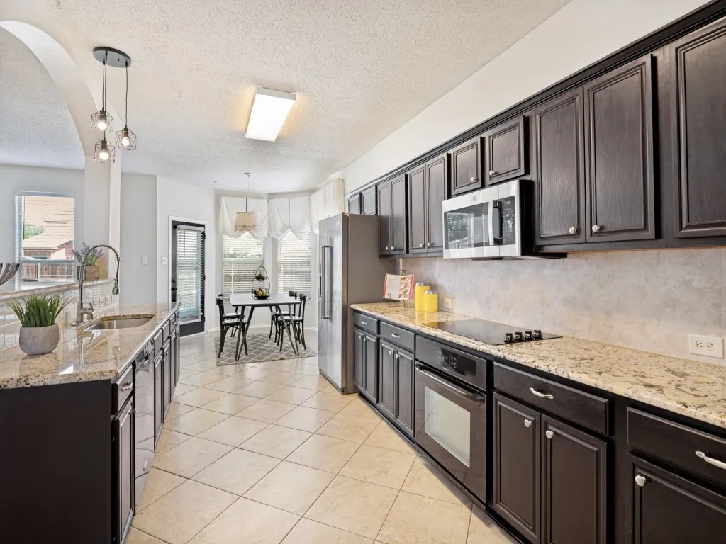 Single Family Residence For Sale in Collin County , 9610 Thorncliff Drive, Frisco, Texas 75035, 4 Bedroom, 3 Bathroom, 2 Garage spaces, 2,987 Sqft, built in 1998, mls#21402194, Real Estate Agent in Frisco, Homes For Sale in Collin county, Homes For Sale in Frisco, Realtor in Frisco Texas, Real Estate Brokerage Independent Realty Texas, Luminita Cordes Realtor