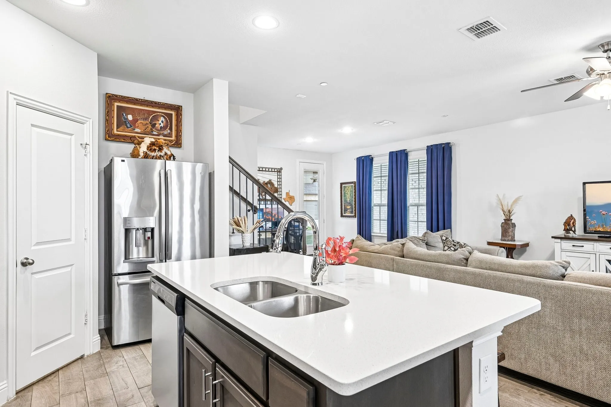 Townhouse For Sale in Tarrant County , 5572 Kilmer Drive, North Richland Hills, Texas 76180, 3 Bedroom, 3 Bathroom, 2 Garage spaces, 1,792 Sqft, built in 2020, mls#21401956, Real Estate Agent in North Richland Hills, Homes For Sale in Tarrant county, Homes For Sale in North Richland Hills, Realtor in North Richland Hills Texas, Real Estate Brokerage Independent Realty Texas, Luminita Cordes Realtor