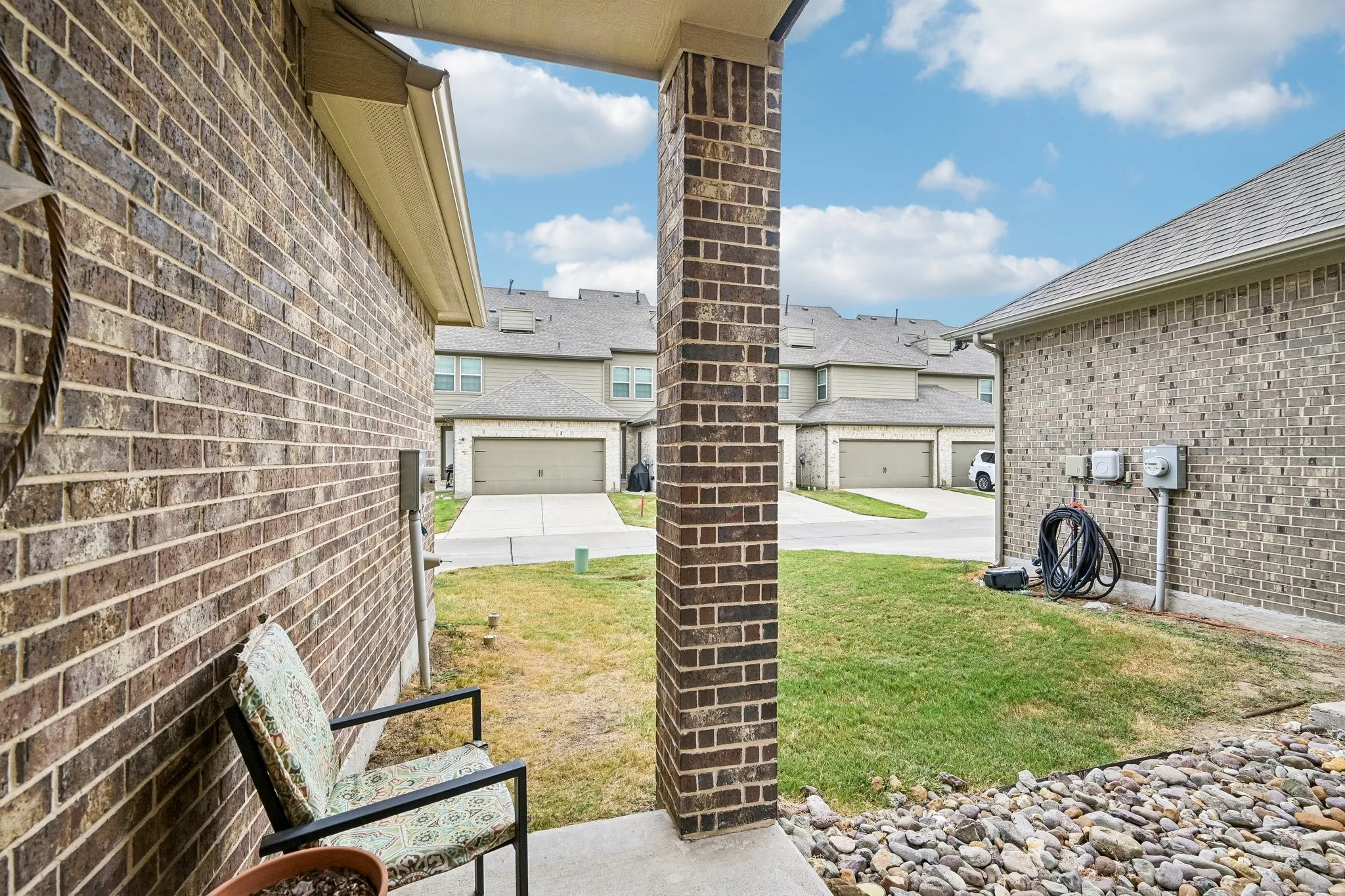 Townhouse For Sale in Tarrant County , 5572 Kilmer Drive, North Richland Hills, Texas 76180, 3 Bedroom, 3 Bathroom, 2 Garage spaces, 1,792 Sqft, built in 2020, mls#21401956, Real Estate Agent in North Richland Hills, Homes For Sale in Tarrant county, Homes For Sale in North Richland Hills, Realtor in North Richland Hills Texas, Real Estate Brokerage Independent Realty Texas, Luminita Cordes Realtor