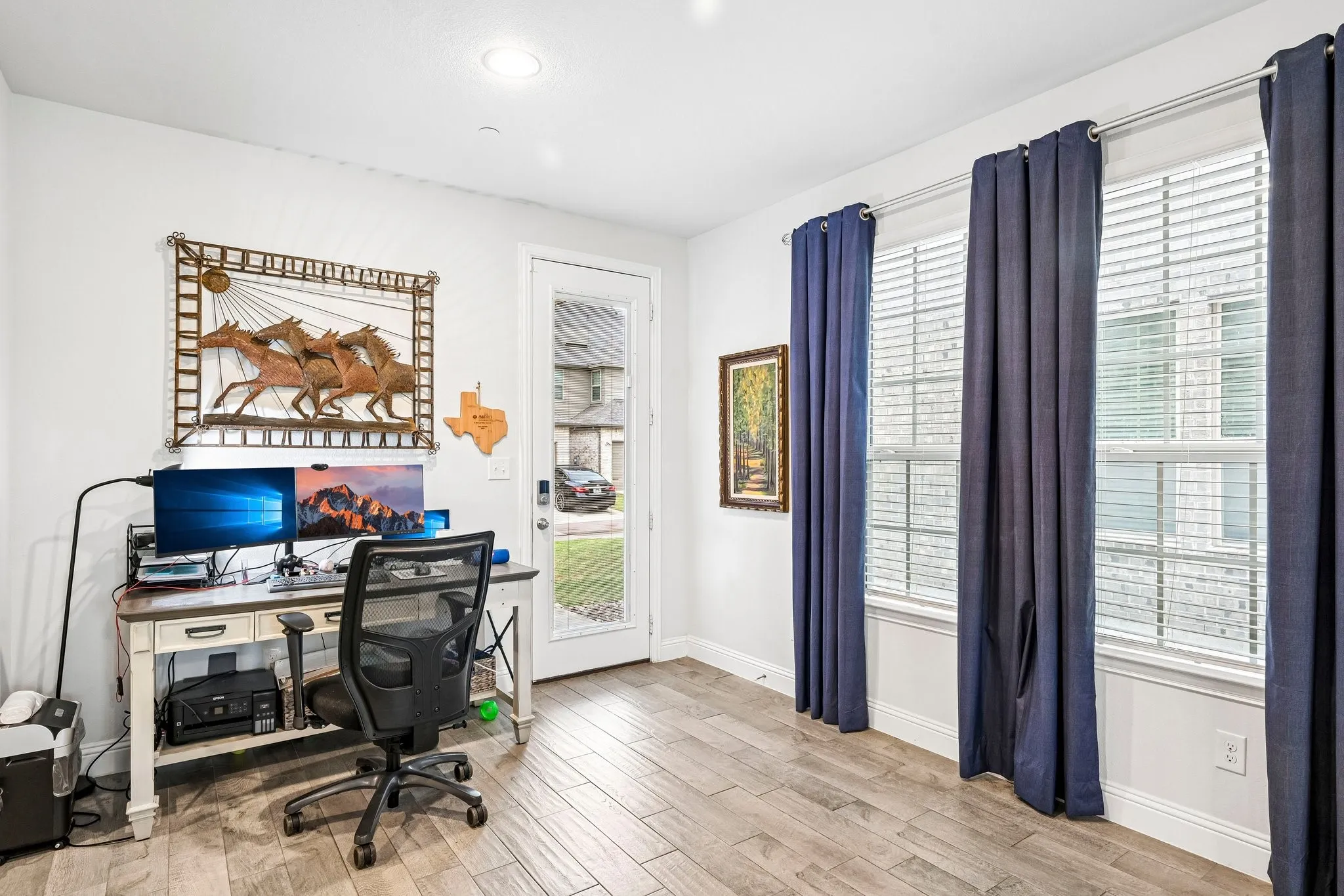 Townhouse For Sale in Tarrant County , 5572 Kilmer Drive, North Richland Hills, Texas 76180, 3 Bedroom, 3 Bathroom, 2 Garage spaces, 1,792 Sqft, built in 2020, mls#21401956, Real Estate Agent in North Richland Hills, Homes For Sale in Tarrant county, Homes For Sale in North Richland Hills, Realtor in North Richland Hills Texas, Real Estate Brokerage Independent Realty Texas, Luminita Cordes Realtor