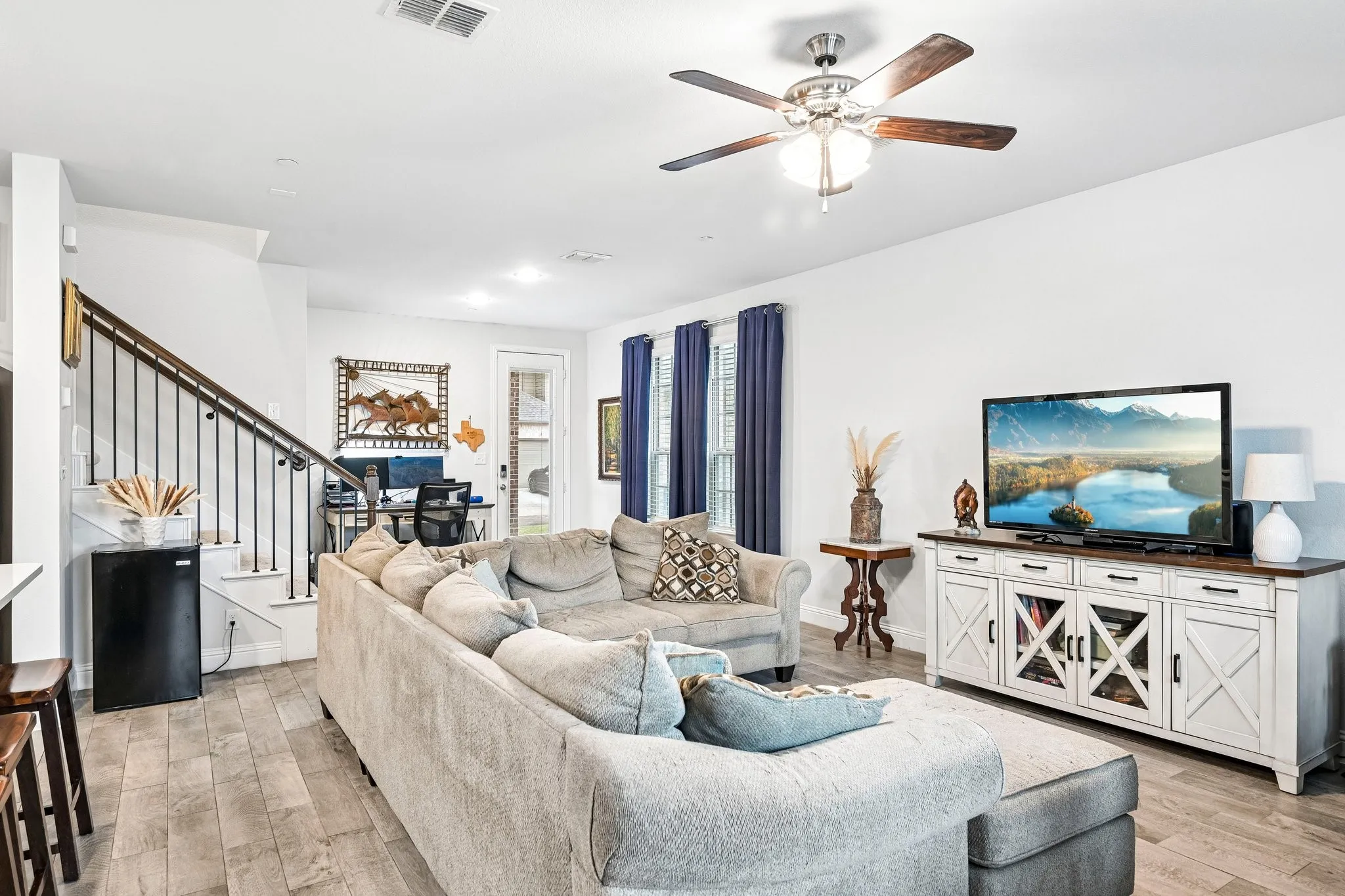 Townhouse For Sale in Tarrant County , 5572 Kilmer Drive, North Richland Hills, Texas 76180, 3 Bedroom, 3 Bathroom, 2 Garage spaces, 1,792 Sqft, built in 2020, mls#21401956, Real Estate Agent in North Richland Hills, Homes For Sale in Tarrant county, Homes For Sale in North Richland Hills, Realtor in North Richland Hills Texas, Real Estate Brokerage Independent Realty Texas, Luminita Cordes Realtor