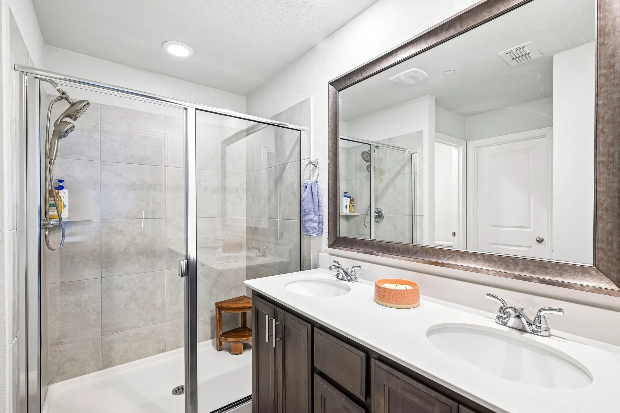 Townhouse For Sale in Tarrant County , 5572 Kilmer Drive, North Richland Hills, Texas 76180, 3 Bedroom, 3 Bathroom, 2 Garage spaces, 1,792 Sqft, built in 2020, mls#21401956, Real Estate Agent in North Richland Hills, Homes For Sale in Tarrant county, Homes For Sale in North Richland Hills, Realtor in North Richland Hills Texas, Real Estate Brokerage Independent Realty Texas, Luminita Cordes Realtor