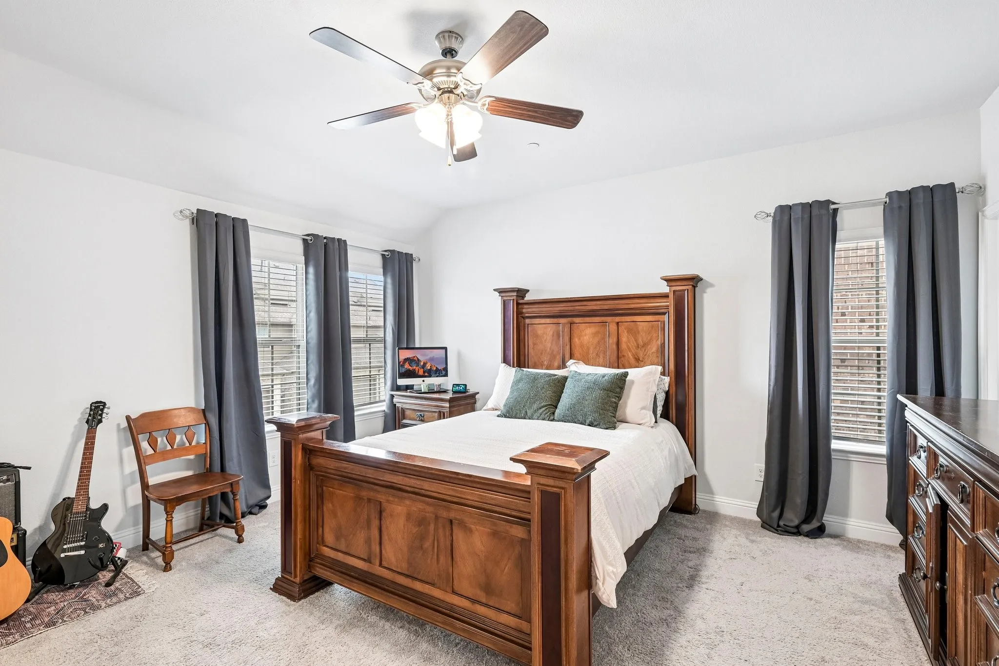 Townhouse For Sale in Tarrant County , 5572 Kilmer Drive, North Richland Hills, Texas 76180, 3 Bedroom, 3 Bathroom, 2 Garage spaces, 1,792 Sqft, built in 2020, mls#21401956, Real Estate Agent in North Richland Hills, Homes For Sale in Tarrant county, Homes For Sale in North Richland Hills, Realtor in North Richland Hills Texas, Real Estate Brokerage Independent Realty Texas, Luminita Cordes Realtor