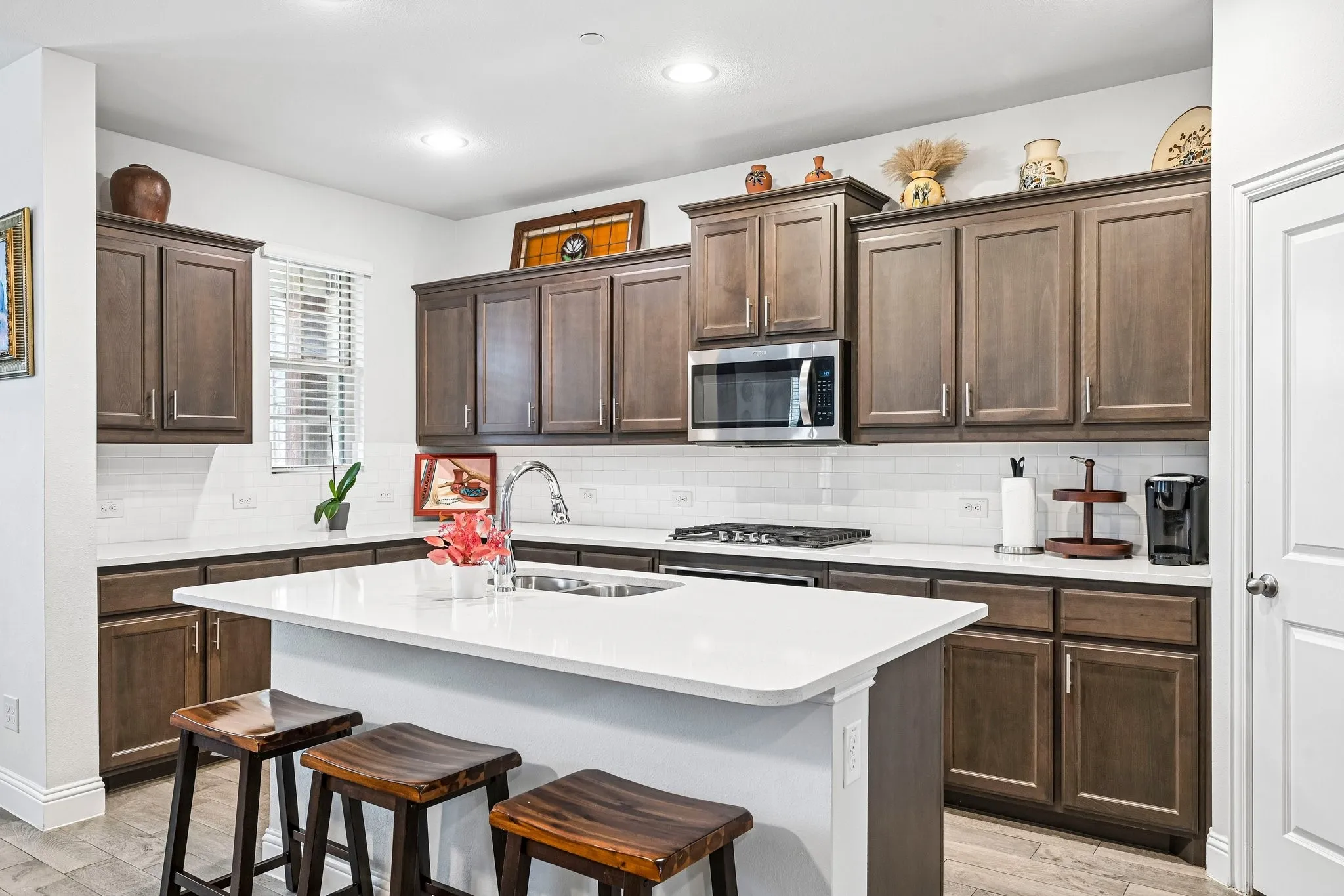 Townhouse For Sale in Tarrant County , 5572 Kilmer Drive, North Richland Hills, Texas 76180, 3 Bedroom, 3 Bathroom, 2 Garage spaces, 1,792 Sqft, built in 2020, mls#21401956, Real Estate Agent in North Richland Hills, Homes For Sale in Tarrant county, Homes For Sale in North Richland Hills, Realtor in North Richland Hills Texas, Real Estate Brokerage Independent Realty Texas, Luminita Cordes Realtor