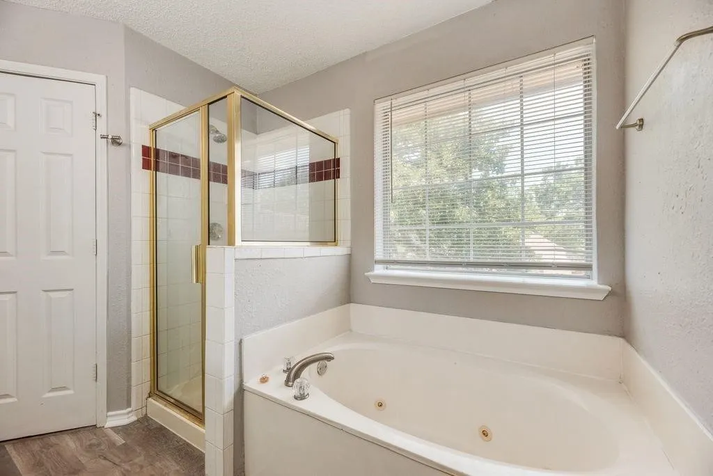 Single Family Residence For Rent in Tarrant County , 5610 Eagle Rock Road, Arlington, Texas 76017, 4 Bedroom, 3 Bathroom, Garage spaces, 2,531 Sqft, built in 1994, mls#21402315, Real Estate Agent in Arlington, Homes For Rent in Tarrant county, Homes For Rent in Arlington, Realtor in Arlington Texas, Real Estate Brokerage Independent Realty Texas, Luminita Cordes Realtor