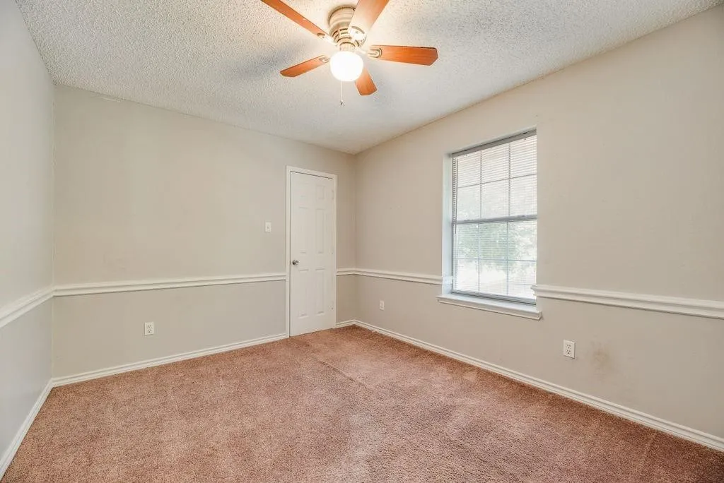 Single Family Residence For Rent in Tarrant County , 5610 Eagle Rock Road, Arlington, Texas 76017, 4 Bedroom, 3 Bathroom, Garage spaces, 2,531 Sqft, built in 1994, mls#21402315, Real Estate Agent in Arlington, Homes For Rent in Tarrant county, Homes For Rent in Arlington, Realtor in Arlington Texas, Real Estate Brokerage Independent Realty Texas, Luminita Cordes Realtor