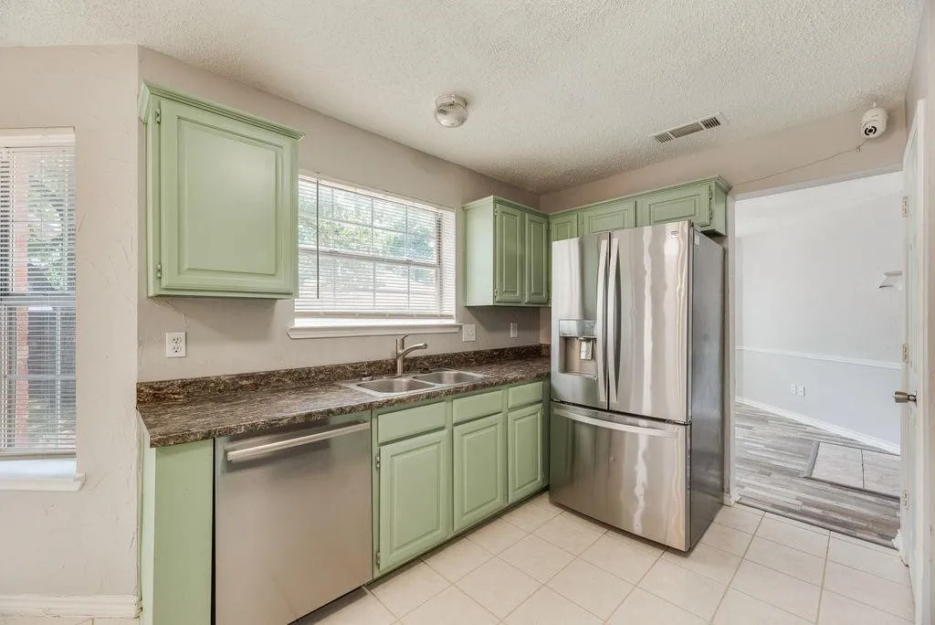 Single Family Residence For Rent in Tarrant County , 5610 Eagle Rock Road, Arlington, Texas 76017, 4 Bedroom, 3 Bathroom, Garage spaces, 2,531 Sqft, built in 1994, mls#21402315, Real Estate Agent in Arlington, Homes For Rent in Tarrant county, Homes For Rent in Arlington, Realtor in Arlington Texas, Real Estate Brokerage Independent Realty Texas, Luminita Cordes Realtor