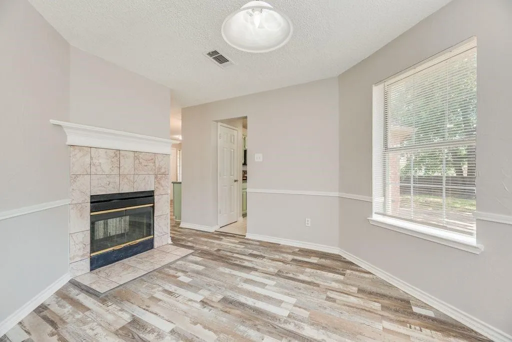 Single Family Residence For Rent in Tarrant County , 5610 Eagle Rock Road, Arlington, Texas 76017, 4 Bedroom, 3 Bathroom, Garage spaces, 2,531 Sqft, built in 1994, mls#21402315, Real Estate Agent in Arlington, Homes For Rent in Tarrant county, Homes For Rent in Arlington, Realtor in Arlington Texas, Real Estate Brokerage Independent Realty Texas, Luminita Cordes Realtor
