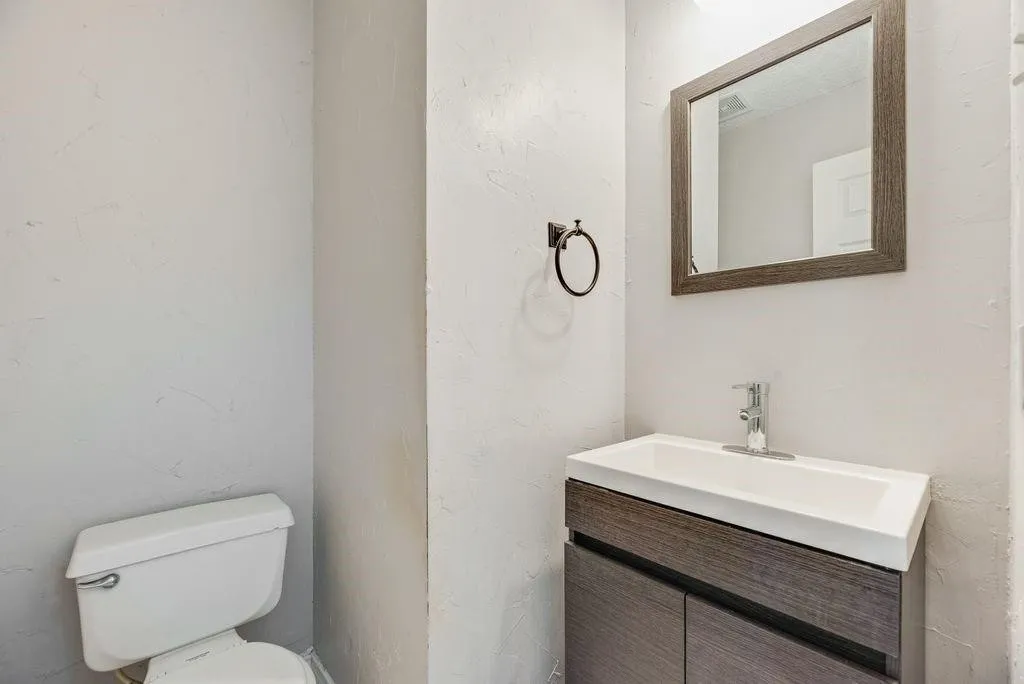 Single Family Residence For Rent in Tarrant County , 5610 Eagle Rock Road, Arlington, Texas 76017, 4 Bedroom, 3 Bathroom, Garage spaces, 2,531 Sqft, built in 1994, mls#21402315, Real Estate Agent in Arlington, Homes For Rent in Tarrant county, Homes For Rent in Arlington, Realtor in Arlington Texas, Real Estate Brokerage Independent Realty Texas, Luminita Cordes Realtor