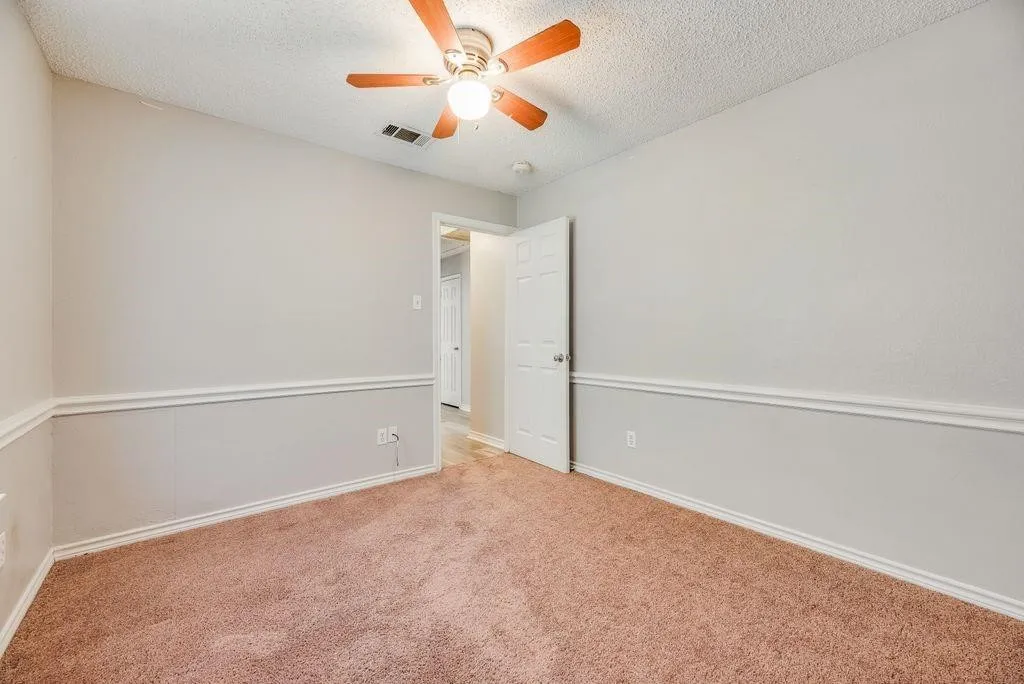 Single Family Residence For Rent in Tarrant County , 5610 Eagle Rock Road, Arlington, Texas 76017, 4 Bedroom, 3 Bathroom, Garage spaces, 2,531 Sqft, built in 1994, mls#21402315, Real Estate Agent in Arlington, Homes For Rent in Tarrant county, Homes For Rent in Arlington, Realtor in Arlington Texas, Real Estate Brokerage Independent Realty Texas, Luminita Cordes Realtor