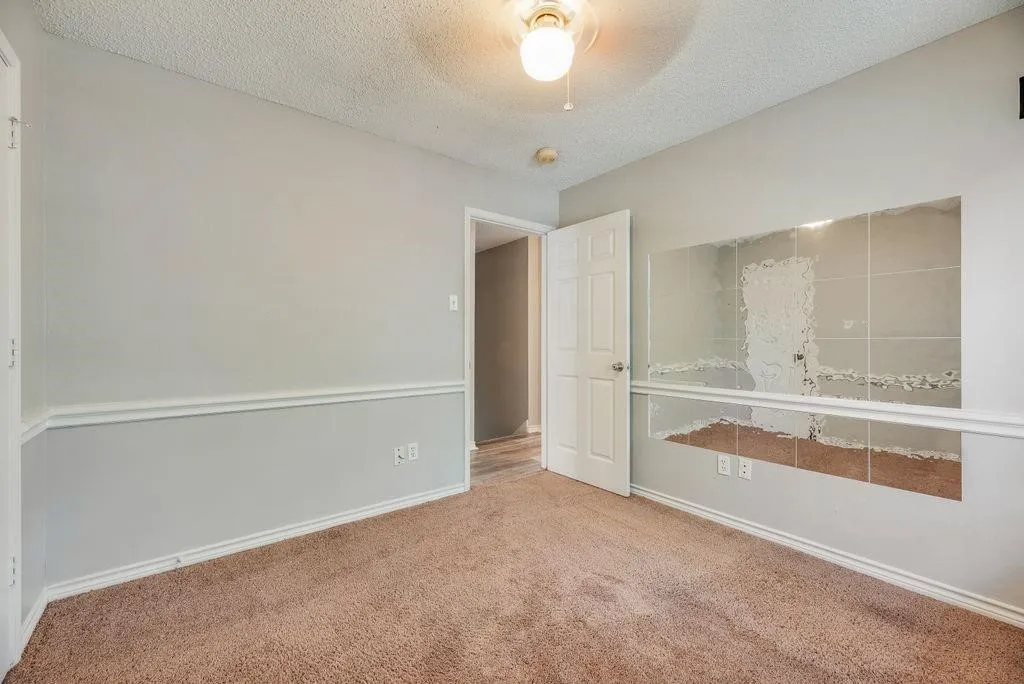 Single Family Residence For Rent in Tarrant County , 5610 Eagle Rock Road, Arlington, Texas 76017, 4 Bedroom, 3 Bathroom, Garage spaces, 2,531 Sqft, built in 1994, mls#21402315, Real Estate Agent in Arlington, Homes For Rent in Tarrant county, Homes For Rent in Arlington, Realtor in Arlington Texas, Real Estate Brokerage Independent Realty Texas, Luminita Cordes Realtor