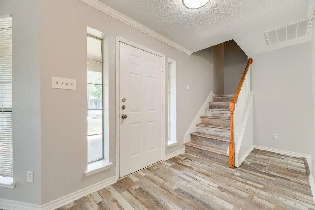 Single Family Residence For Rent in Tarrant County , 5610 Eagle Rock Road, Arlington, Texas 76017, 4 Bedroom, 3 Bathroom, Garage spaces, 2,531 Sqft, built in 1994, mls#21402315, Real Estate Agent in Arlington, Homes For Rent in Tarrant county, Homes For Rent in Arlington, Realtor in Arlington Texas, Real Estate Brokerage Independent Realty Texas, Luminita Cordes Realtor