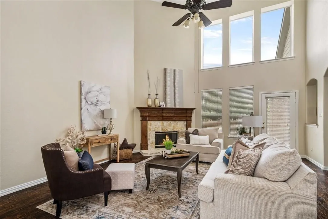 Single Family Residence For Rent in Collin County , 4441 White Rock Lane, Plano, Texas 75024, 5 Bedroom, 4 Bathroom, 2 Garage spaces, 3,594 Sqft, built in 2001, mls#21402314, Real Estate Agent in Plano, Homes For Rent in Collin county, Homes For Rent in Plano, Realtor in Plano Texas, Real Estate Brokerage Independent Realty Texas, Luminita Cordes Realtor