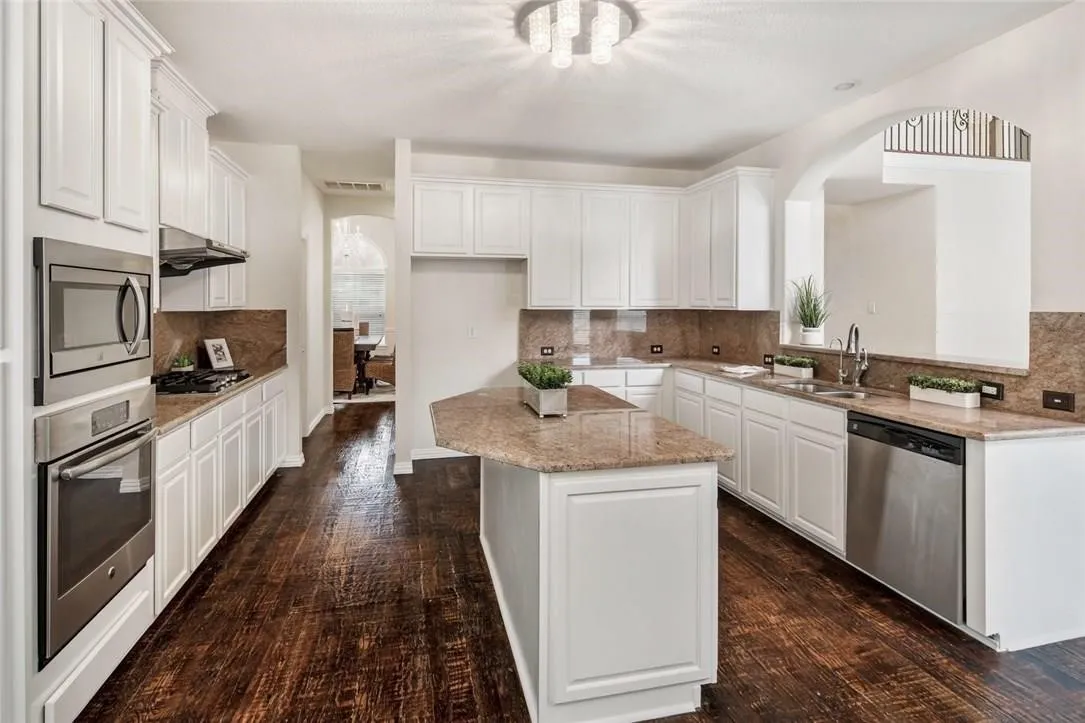 Single Family Residence For Rent in Collin County , 4441 White Rock Lane, Plano, Texas 75024, 5 Bedroom, 4 Bathroom, 2 Garage spaces, 3,594 Sqft, built in 2001, mls#21402314, Real Estate Agent in Plano, Homes For Rent in Collin county, Homes For Rent in Plano, Realtor in Plano Texas, Real Estate Brokerage Independent Realty Texas, Luminita Cordes Realtor