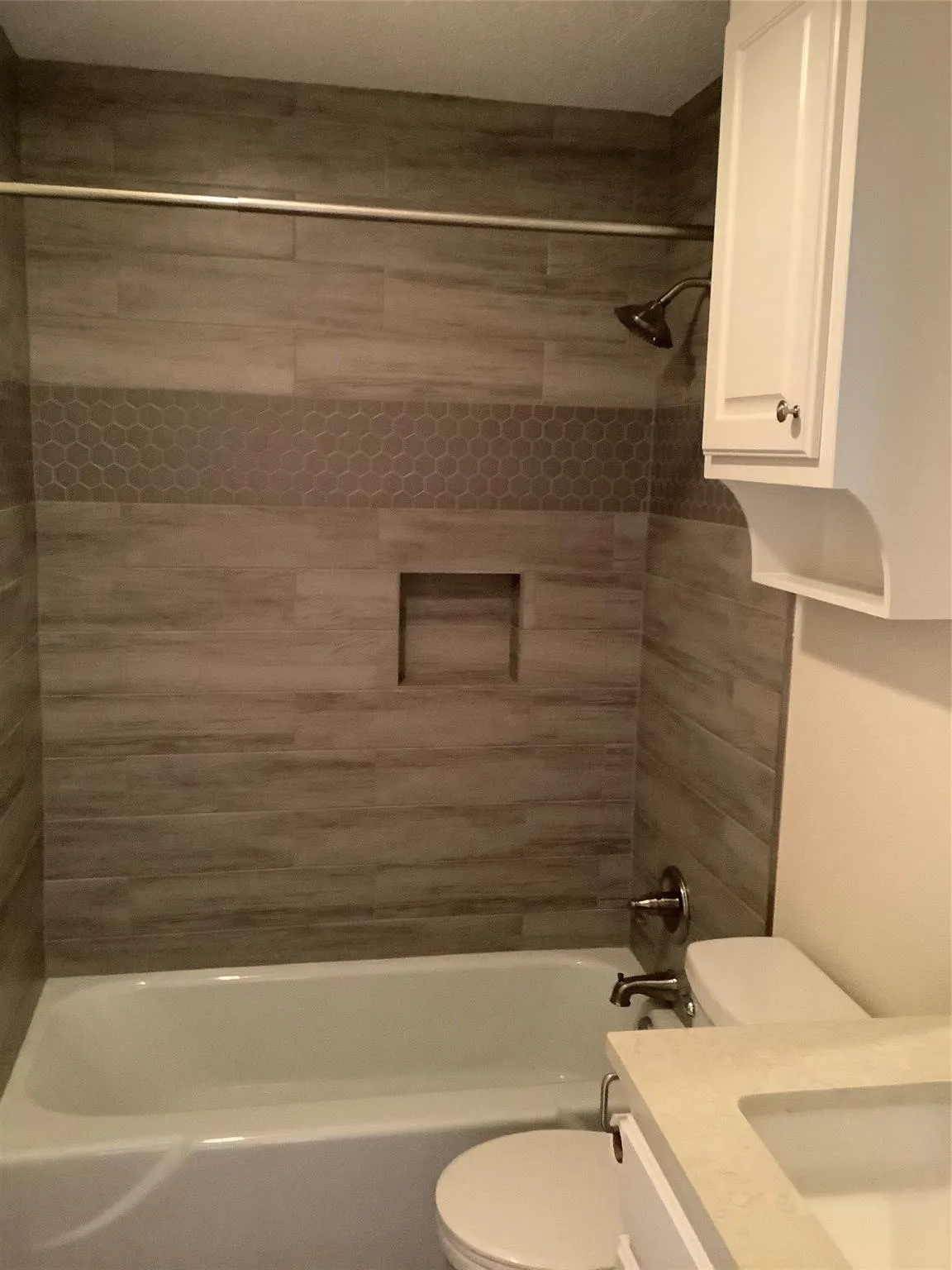 Second Bathroom with shower/tub combination
