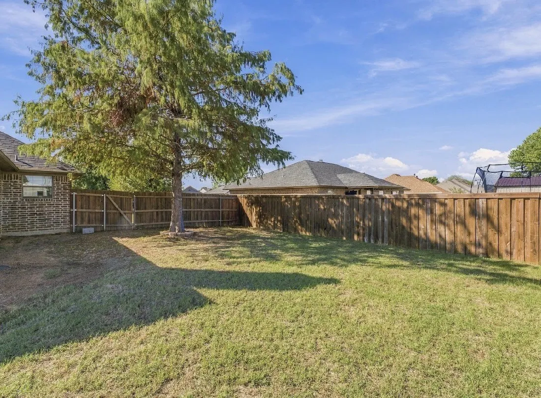 Single Family Residence For Sale in Wise County , 215 Ashley Street, Alvord, Texas 76225, 3 Bedroom, 2 Bathroom, 2 Garage spaces, 1,584 Sqft, built in 2005, mls#21402252, Real Estate Agent in Alvord, Homes For Sale in Wise county, Homes For Sale in Alvord, Realtor in Alvord Texas, Real Estate Brokerage Independent Realty Texas, Luminita Cordes Realtor