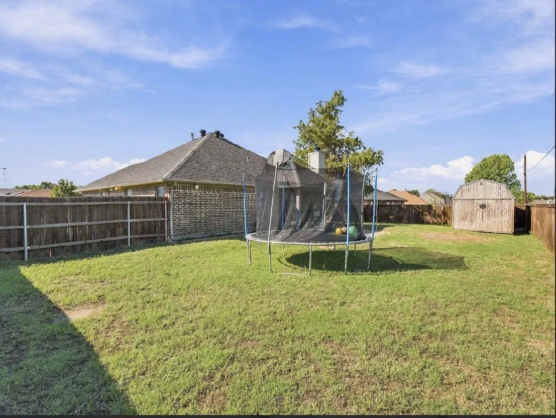 Single Family Residence For Sale in Wise County , 215 Ashley Street, Alvord, Texas 76225, 3 Bedroom, 2 Bathroom, 2 Garage spaces, 1,584 Sqft, built in 2005, mls#21402252, Real Estate Agent in Alvord, Homes For Sale in Wise county, Homes For Sale in Alvord, Realtor in Alvord Texas, Real Estate Brokerage Independent Realty Texas, Luminita Cordes Realtor