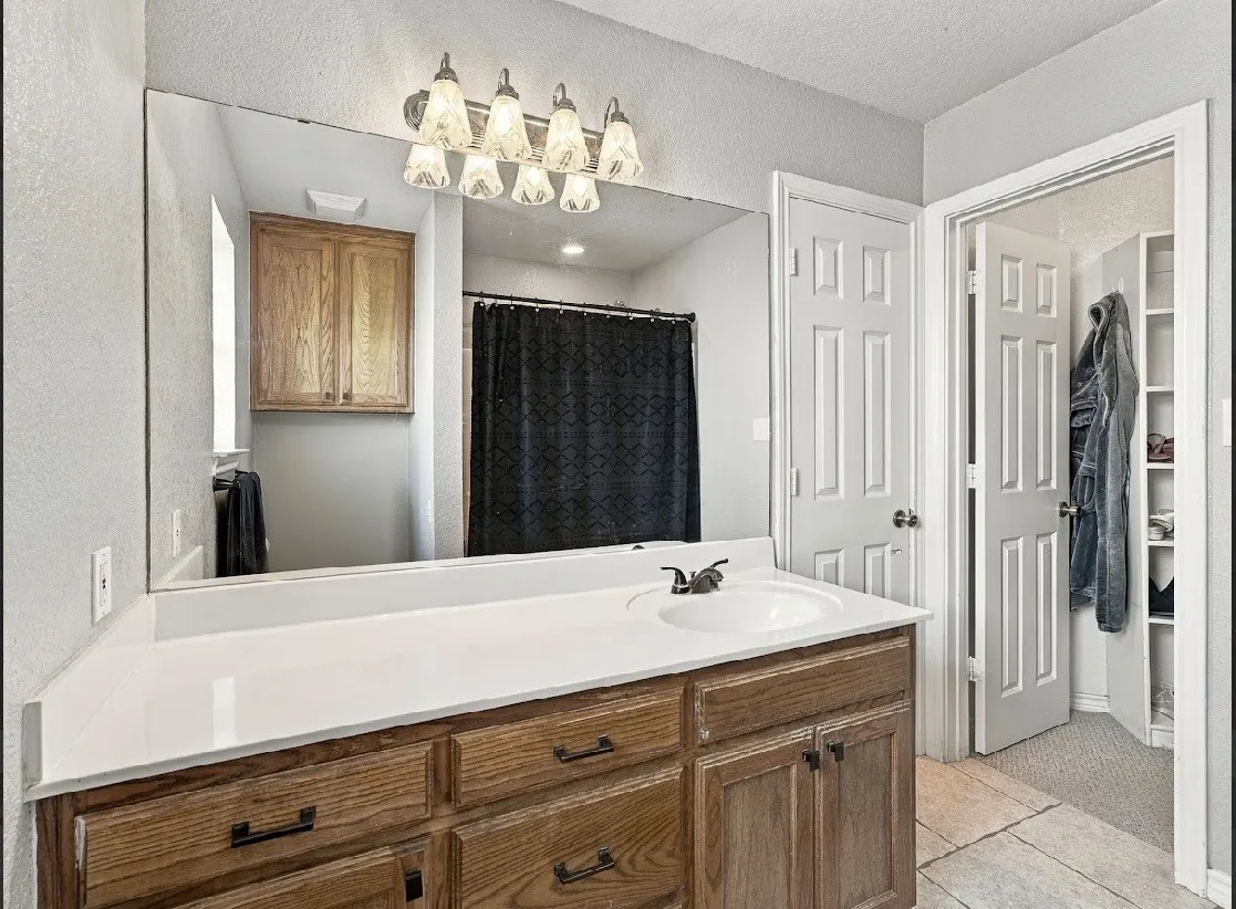 Single Family Residence For Sale in Wise County , 215 Ashley Street, Alvord, Texas 76225, 3 Bedroom, 2 Bathroom, 2 Garage spaces, 1,584 Sqft, built in 2005, mls#21402252, Real Estate Agent in Alvord, Homes For Sale in Wise county, Homes For Sale in Alvord, Realtor in Alvord Texas, Real Estate Brokerage Independent Realty Texas, Luminita Cordes Realtor
