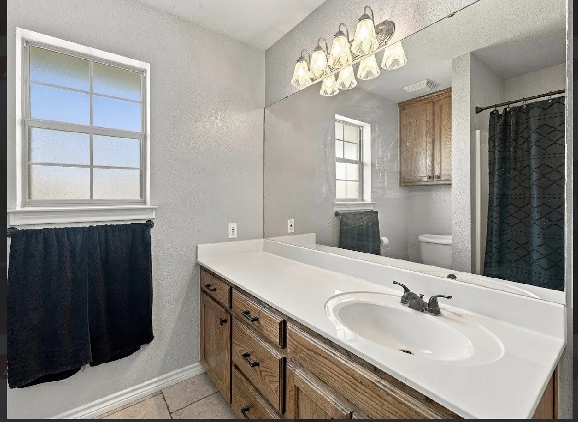 Single Family Residence For Sale in Wise County , 215 Ashley Street, Alvord, Texas 76225, 3 Bedroom, 2 Bathroom, 2 Garage spaces, 1,584 Sqft, built in 2005, mls#21402252, Real Estate Agent in Alvord, Homes For Sale in Wise county, Homes For Sale in Alvord, Realtor in Alvord Texas, Real Estate Brokerage Independent Realty Texas, Luminita Cordes Realtor