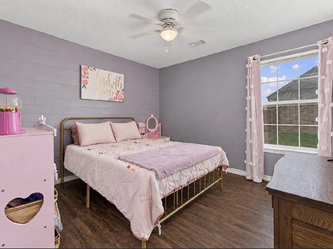 Single Family Residence For Sale in Wise County , 215 Ashley Street, Alvord, Texas 76225, 3 Bedroom, 2 Bathroom, 2 Garage spaces, 1,584 Sqft, built in 2005, mls#21402252, Real Estate Agent in Alvord, Homes For Sale in Wise county, Homes For Sale in Alvord, Realtor in Alvord Texas, Real Estate Brokerage Independent Realty Texas, Luminita Cordes Realtor