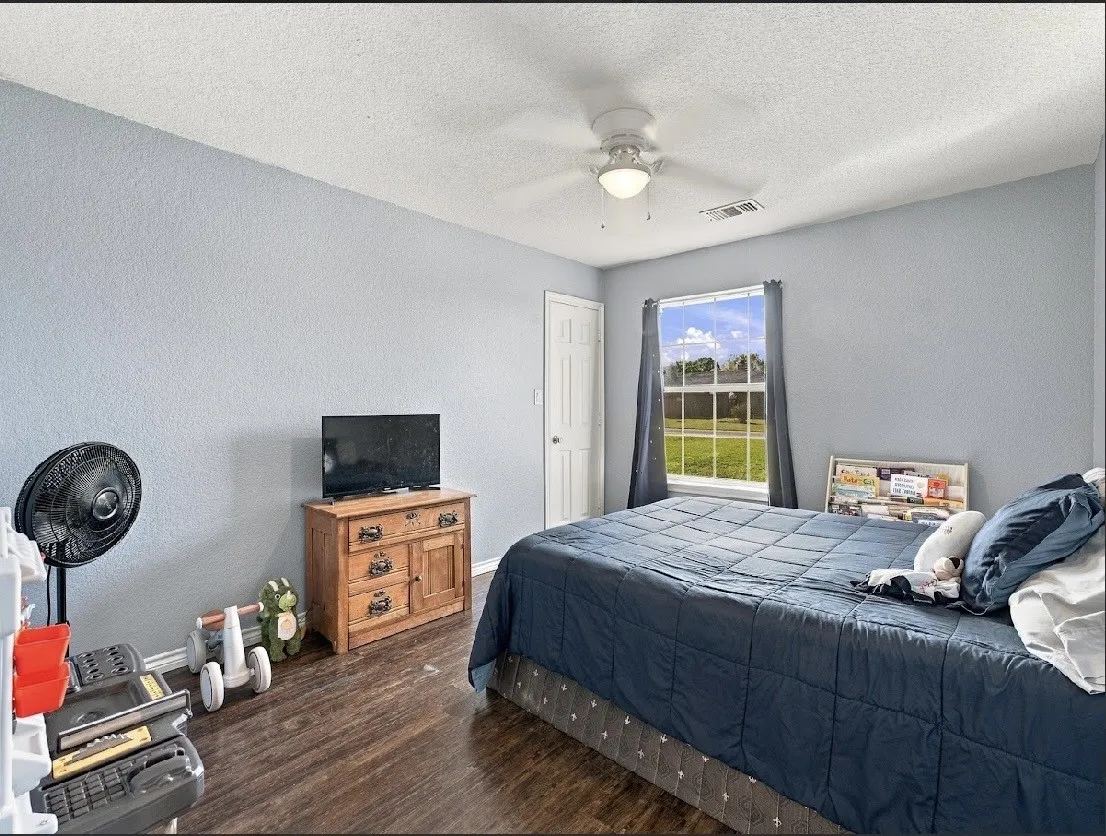 Single Family Residence For Sale in Wise County , 215 Ashley Street, Alvord, Texas 76225, 3 Bedroom, 2 Bathroom, 2 Garage spaces, 1,584 Sqft, built in 2005, mls#21402252, Real Estate Agent in Alvord, Homes For Sale in Wise county, Homes For Sale in Alvord, Realtor in Alvord Texas, Real Estate Brokerage Independent Realty Texas, Luminita Cordes Realtor